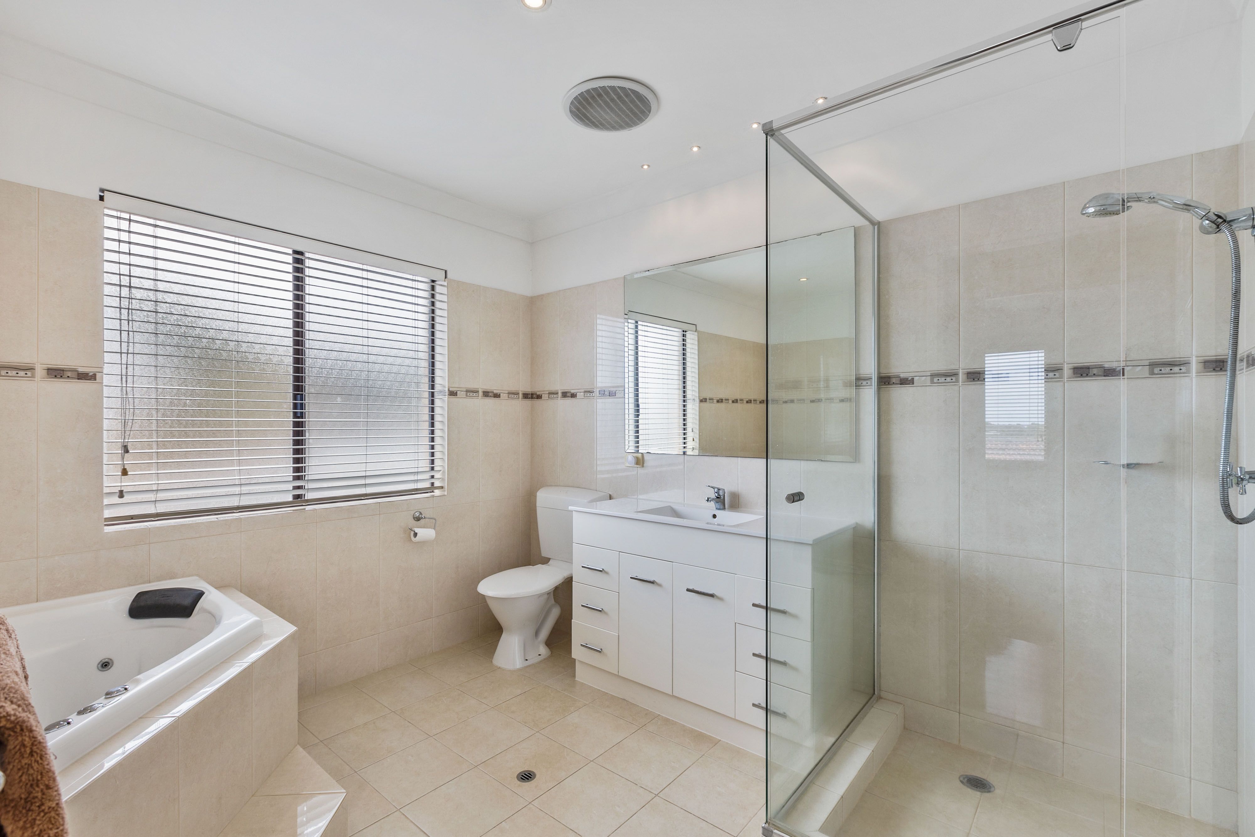 16 Barranjoey Way — photo 27 of 30