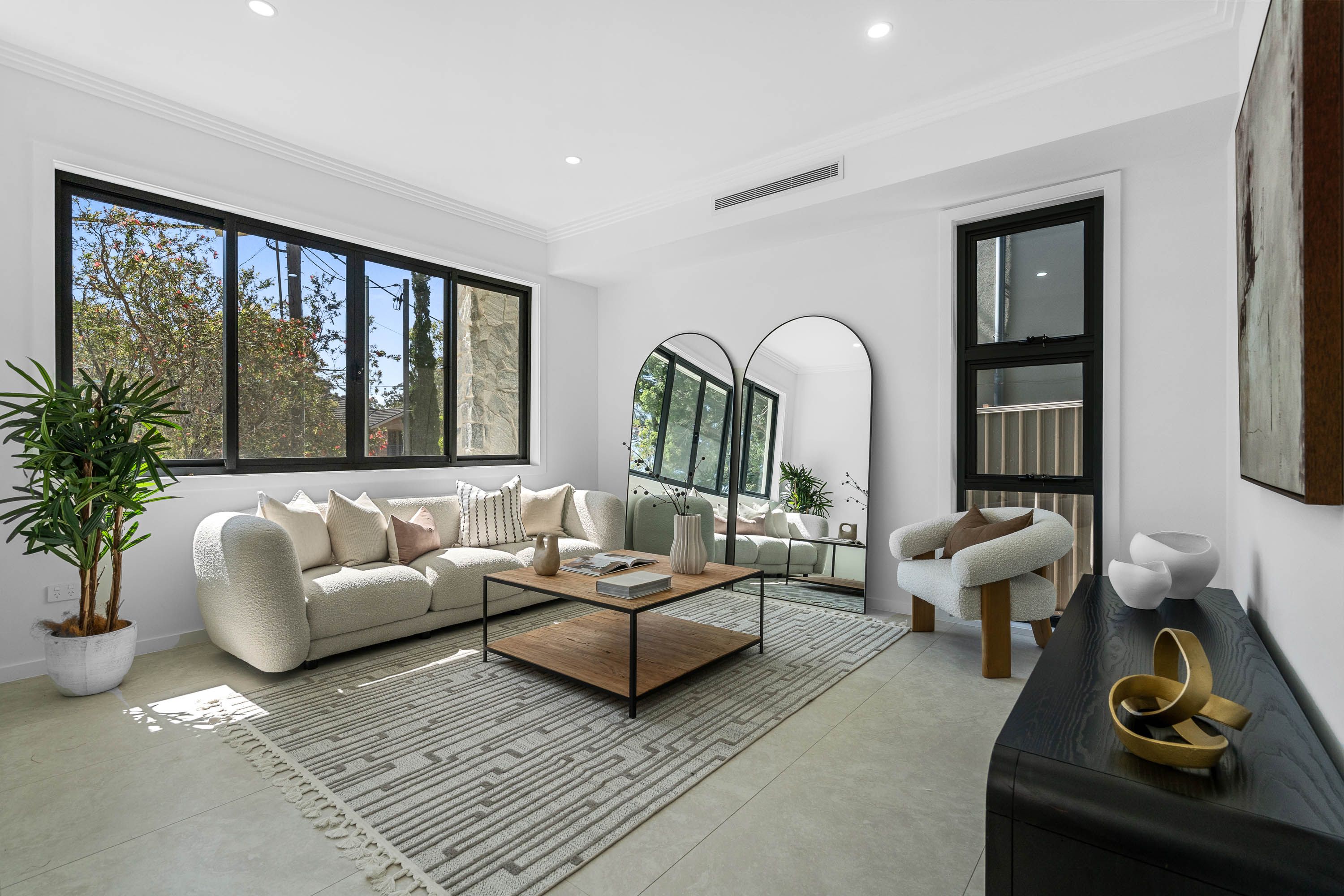 33 Baker Street — photo 8 of 15