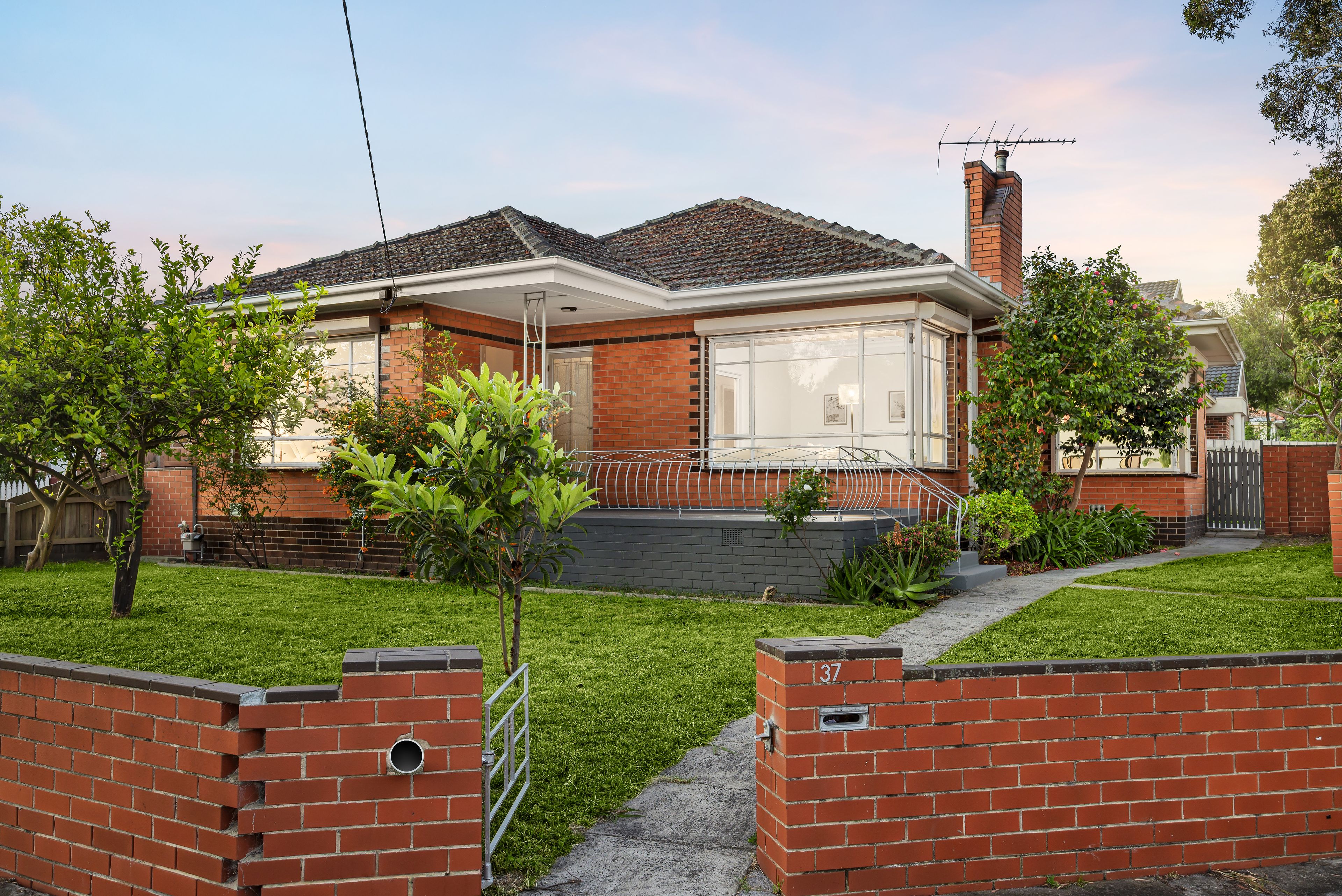 1/37 Alice Street — photo from Ray White Clayton