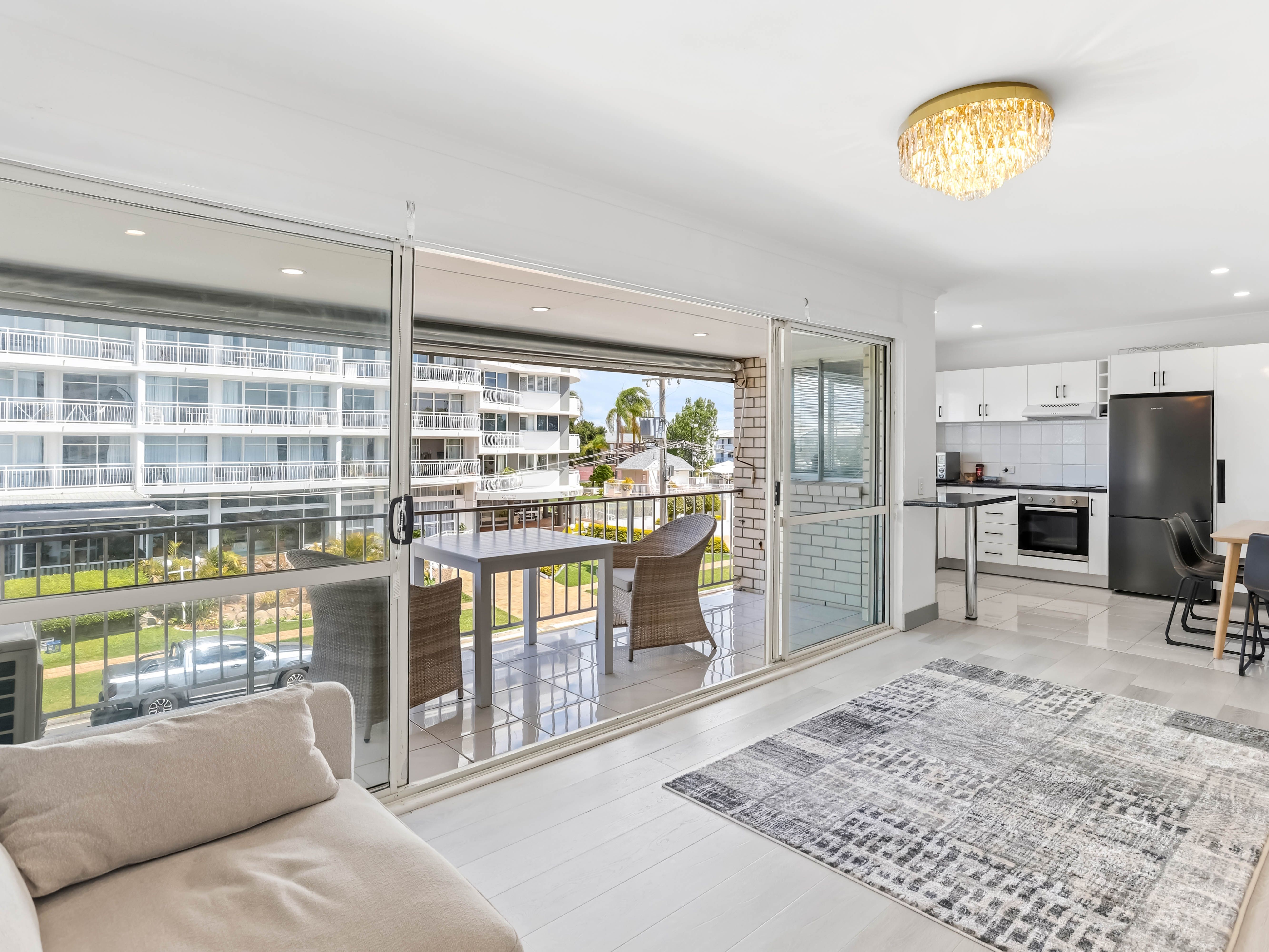 9/516 Marine Parade — photo 3 of 11
