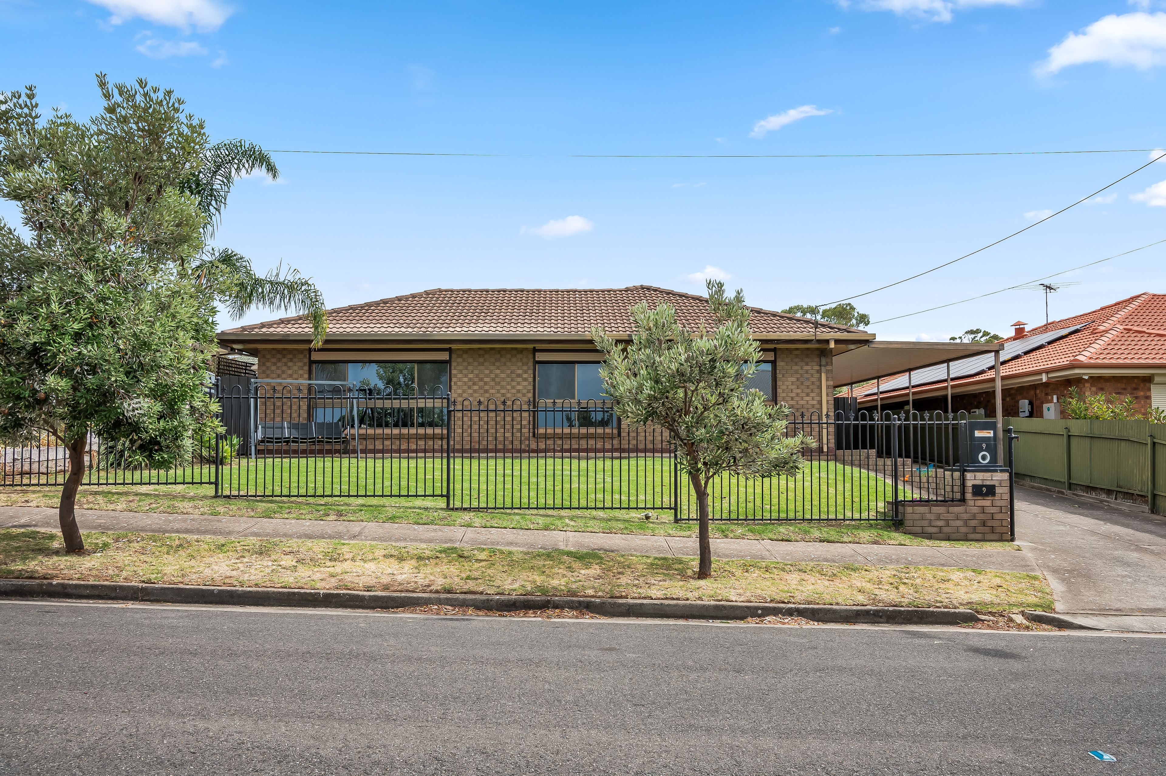 9 George Avenue, Hackham SA 5163