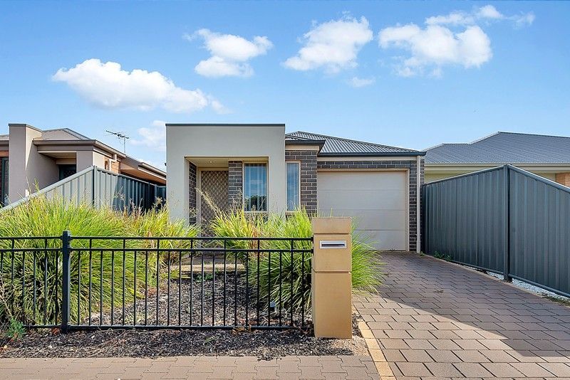 8 Torrens Street, Andrews Farm, SA 5114