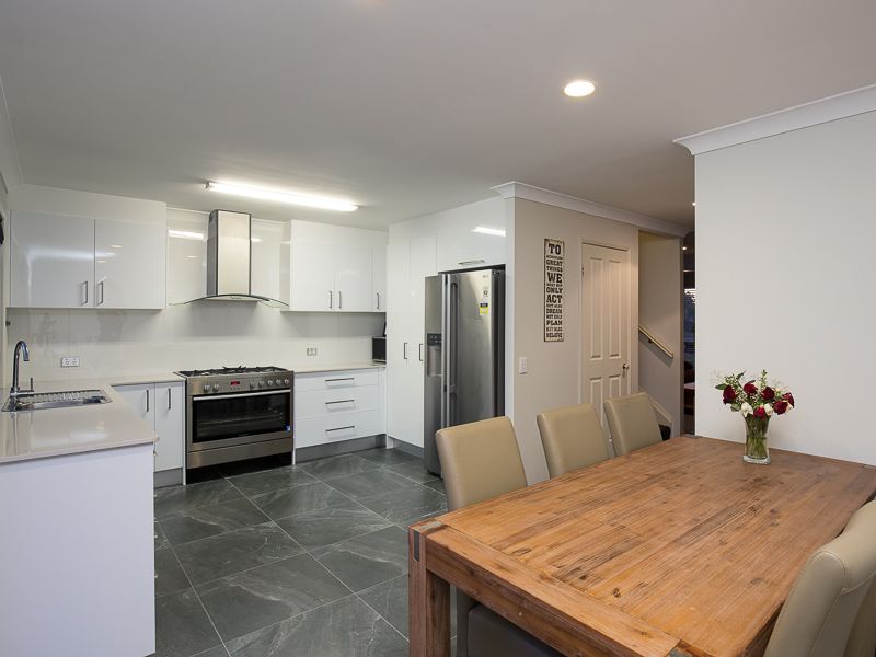 5 Hibiscus Circuit, Fitzgibbon QLD 4018