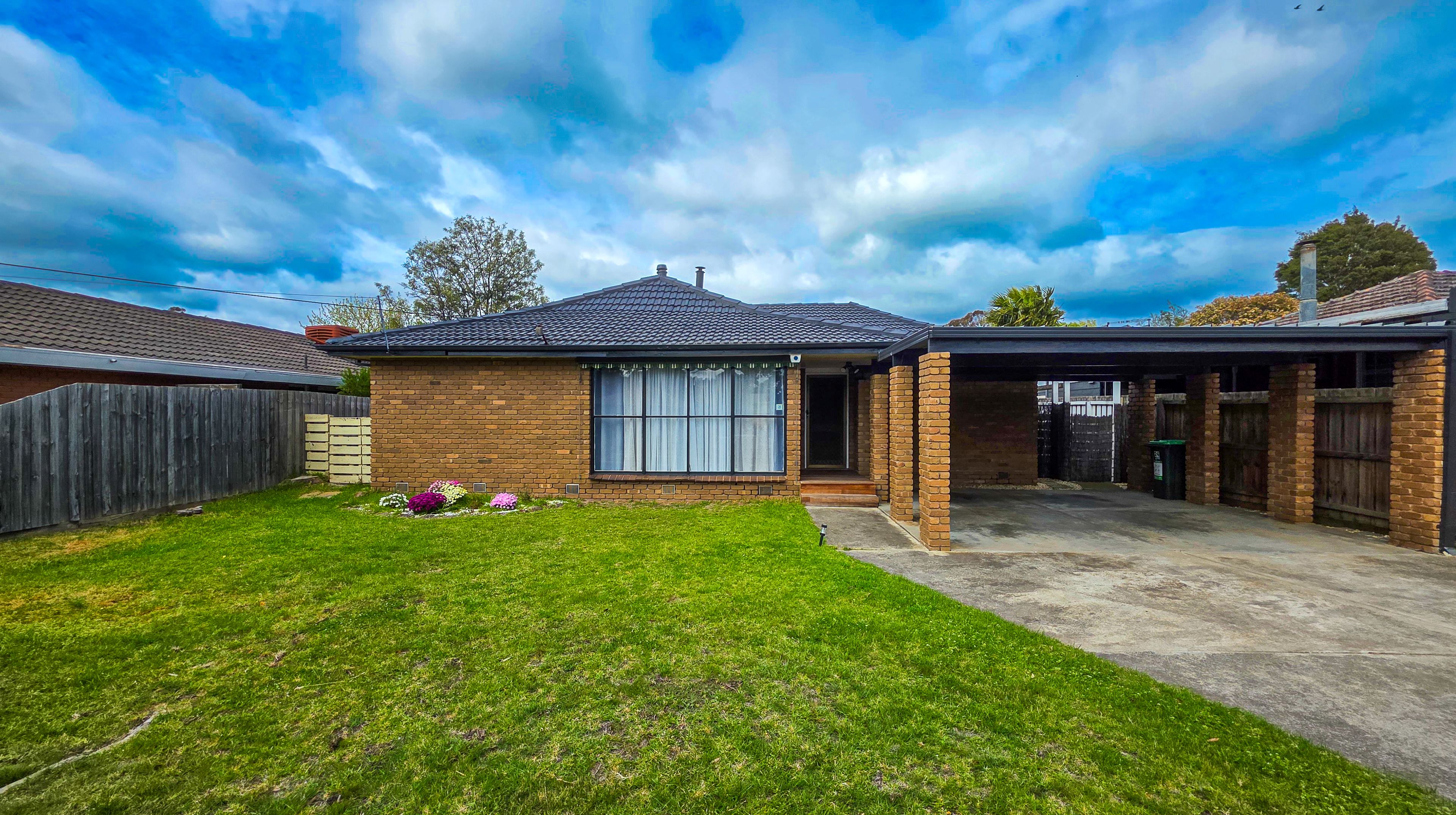 24 Hood Crescent — photo from Ray White Sunbury