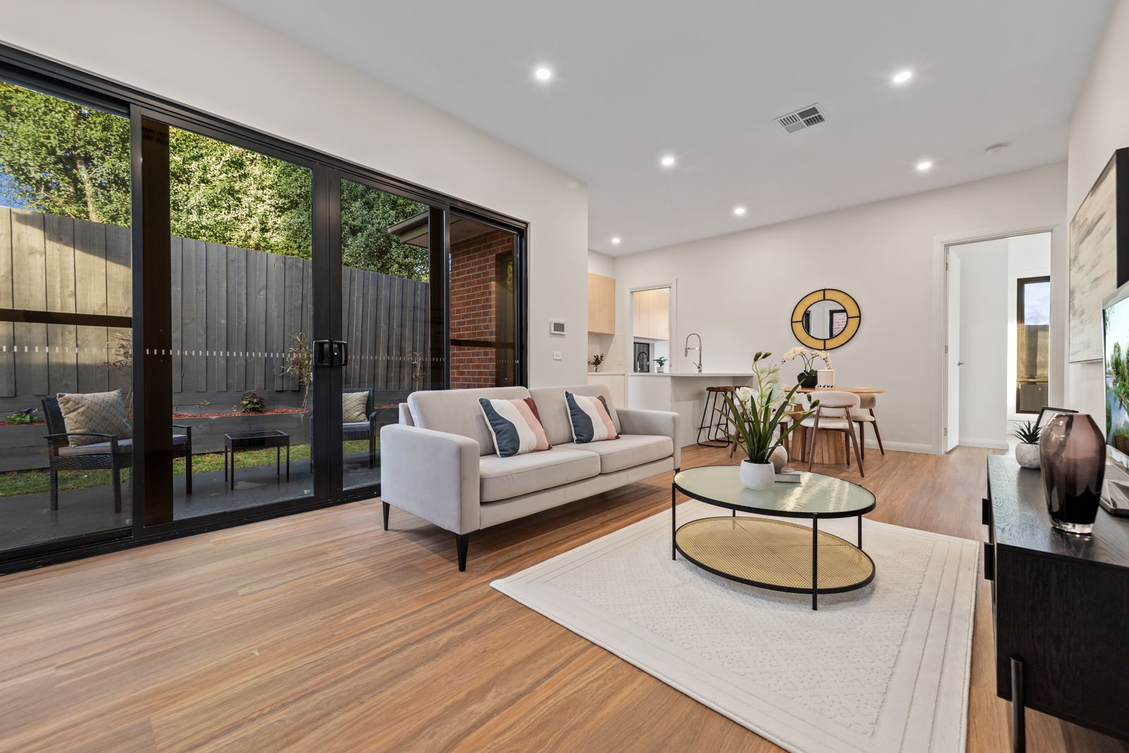 2/2 Foch Street, Box Hill South, VIC 3128