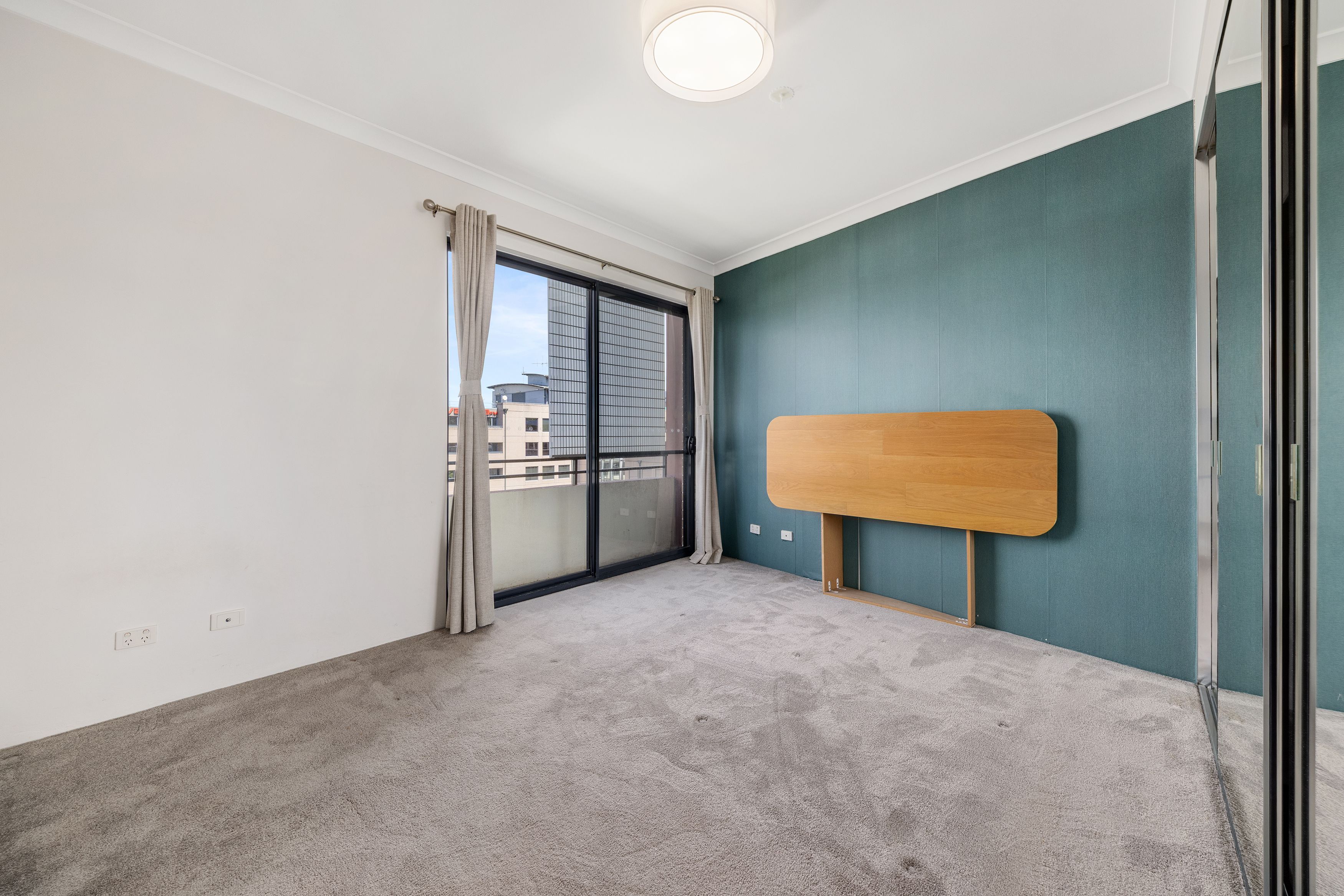 B22/40 Saunders Street — photo 4 of 11