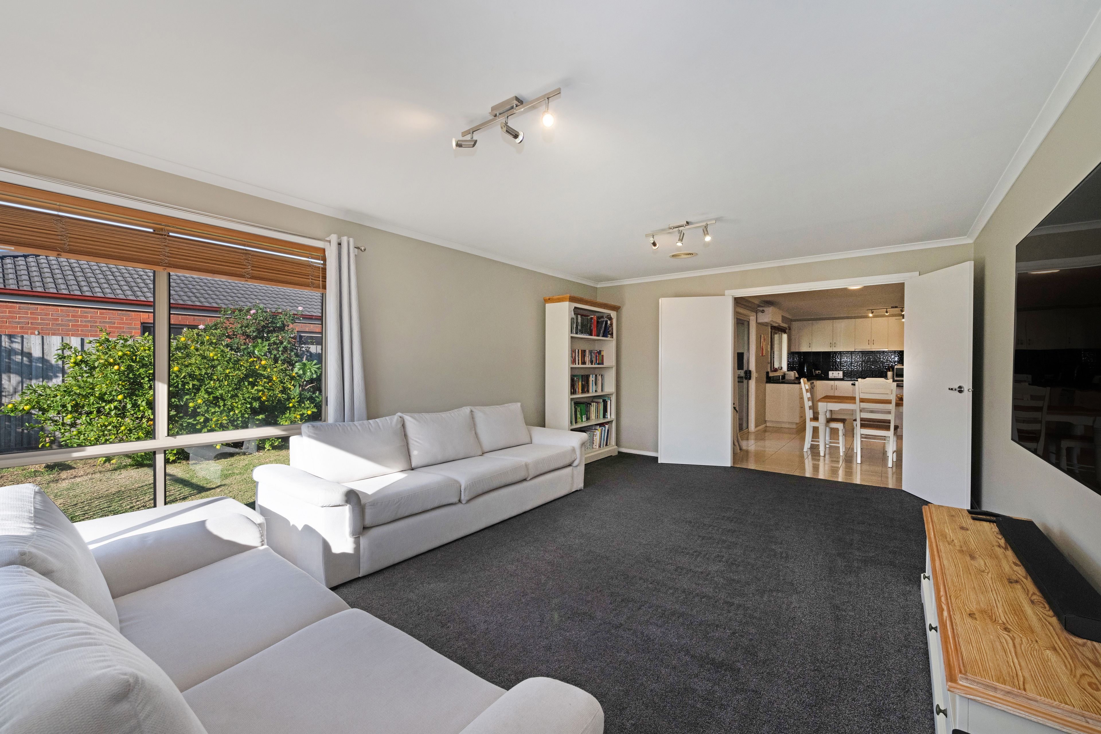 8 Dunroe Court — photo 9 of 17
