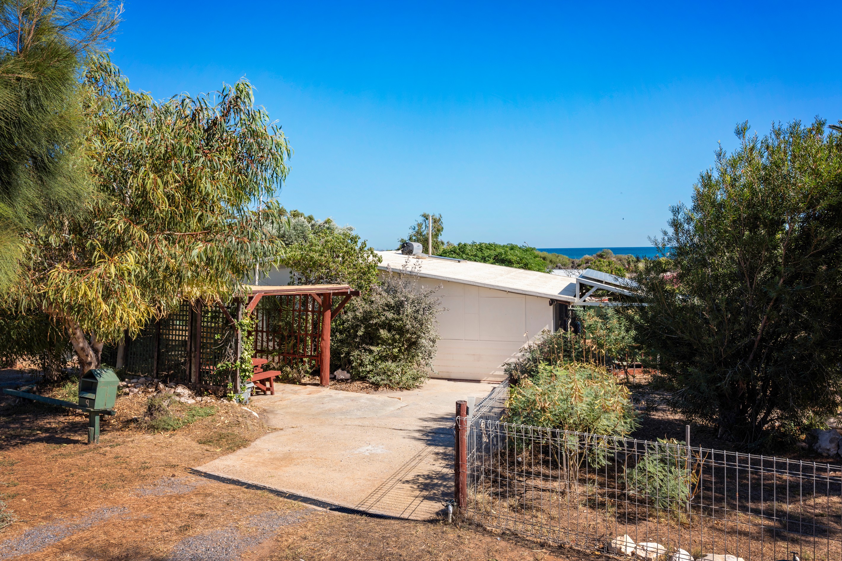 9 Seacrest Way, Drummond Cove, WA 6532