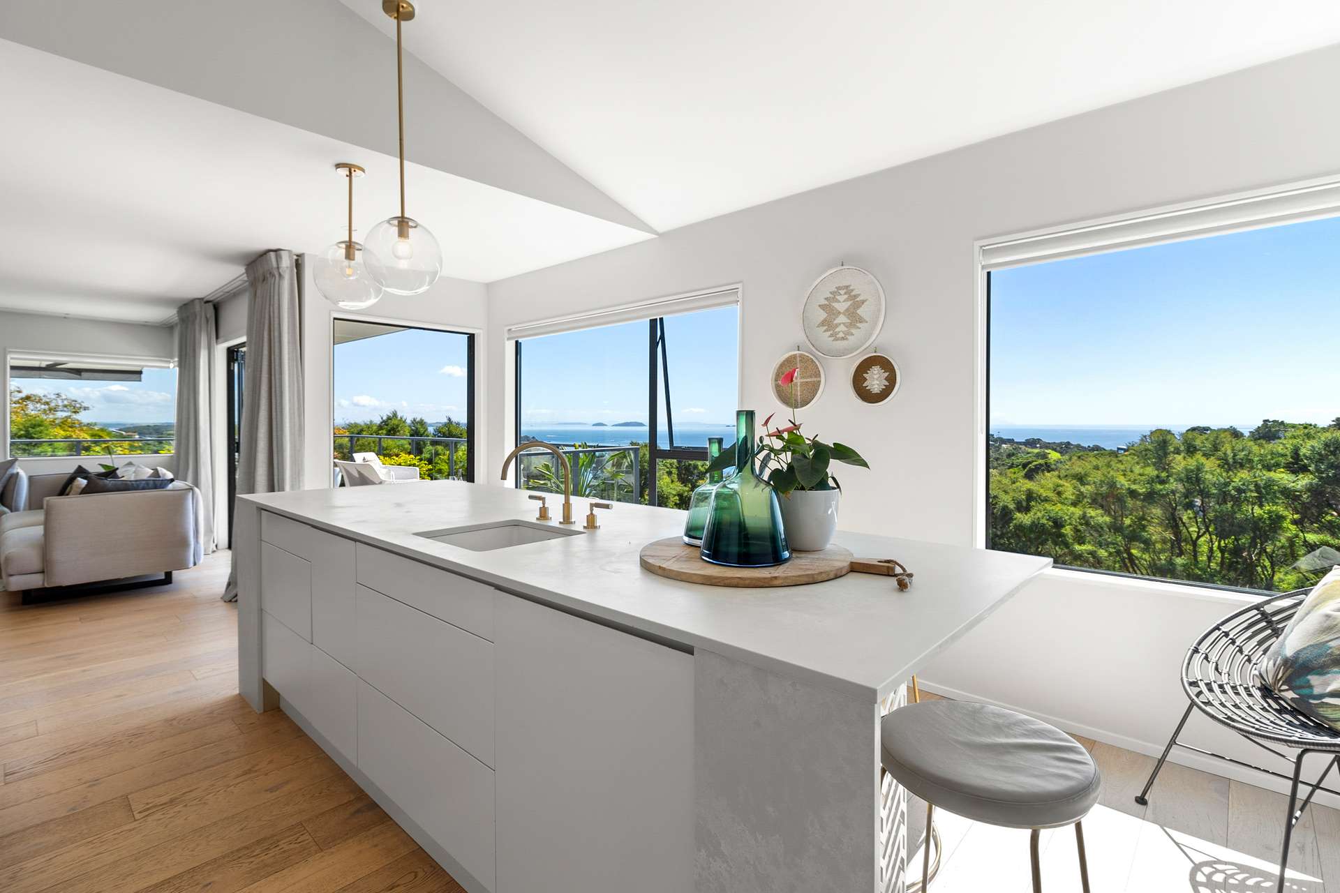 93 Queens Drive photo 11