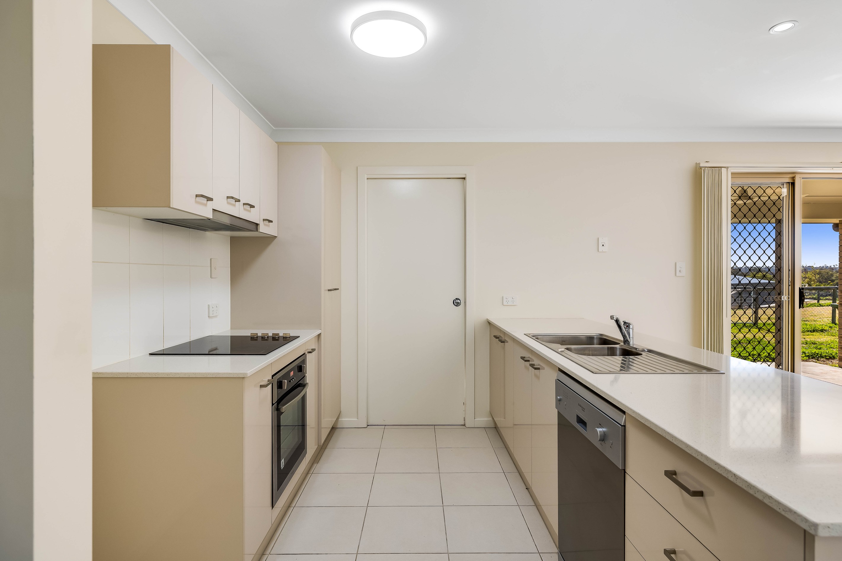 10 Monarch Street, Meringandan West, QLD 4352