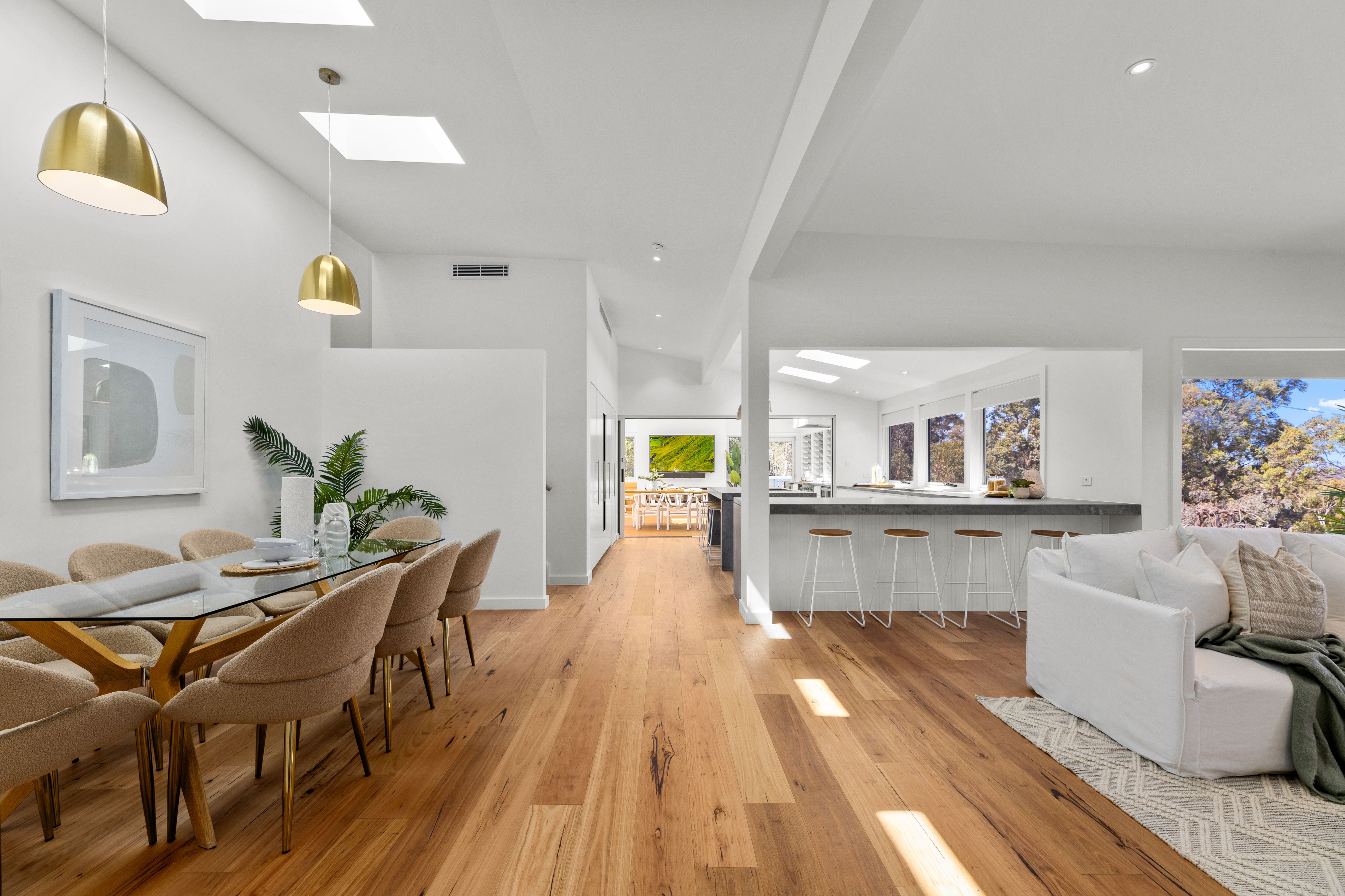 6 Dixon Close, Illawong, NSW 2234 Sold House Ray White Sutherland Shire