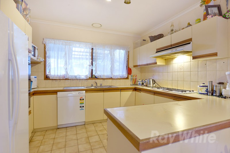 297 James Cook Drive, Endeavour Hills, VIC 3802