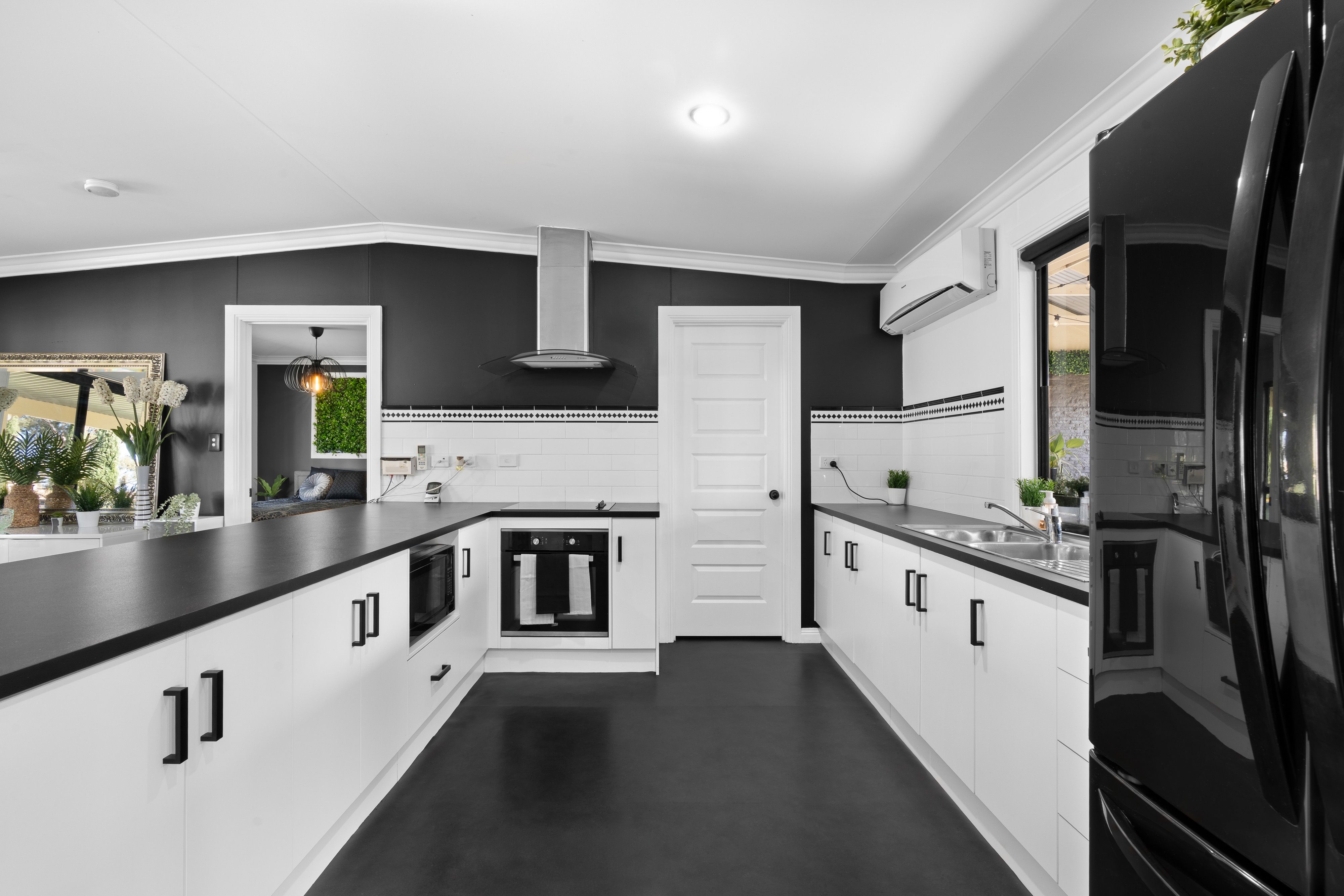 1 Marion Street — photo 10 of 30