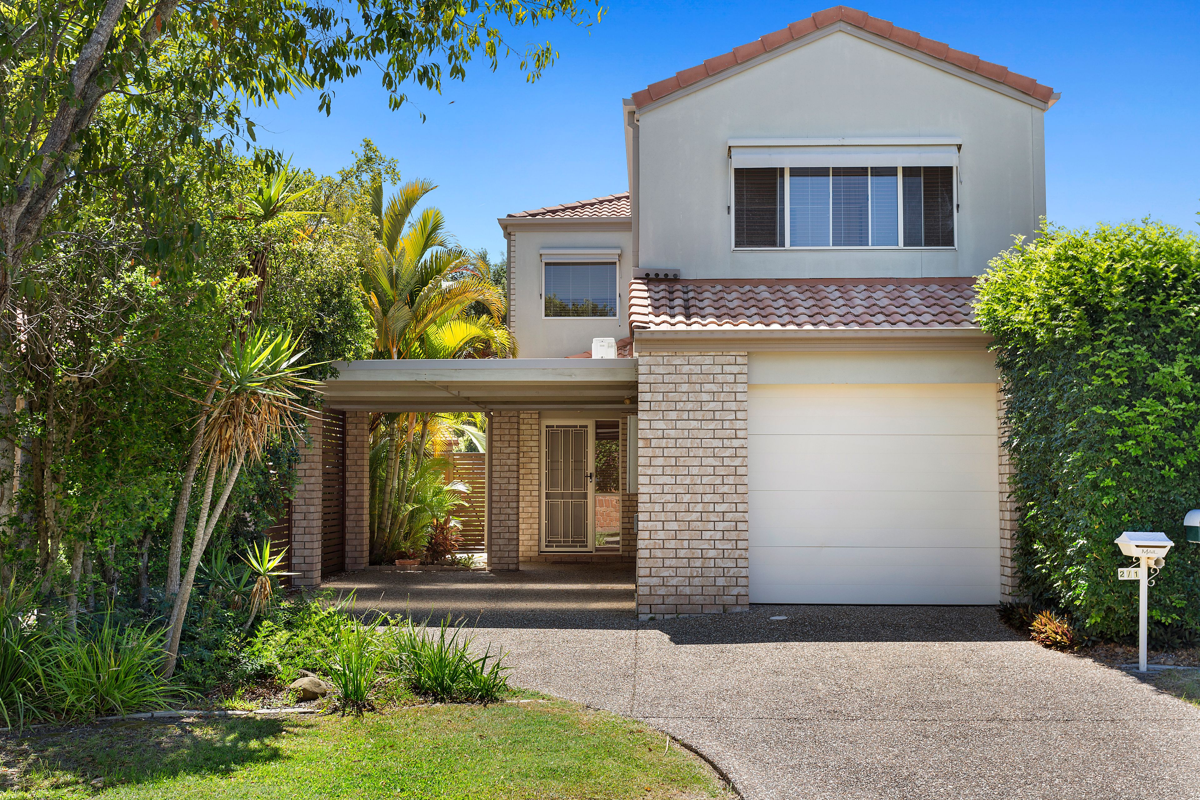 1 Gymea Crescent, Varsity Lakes QLD 4227