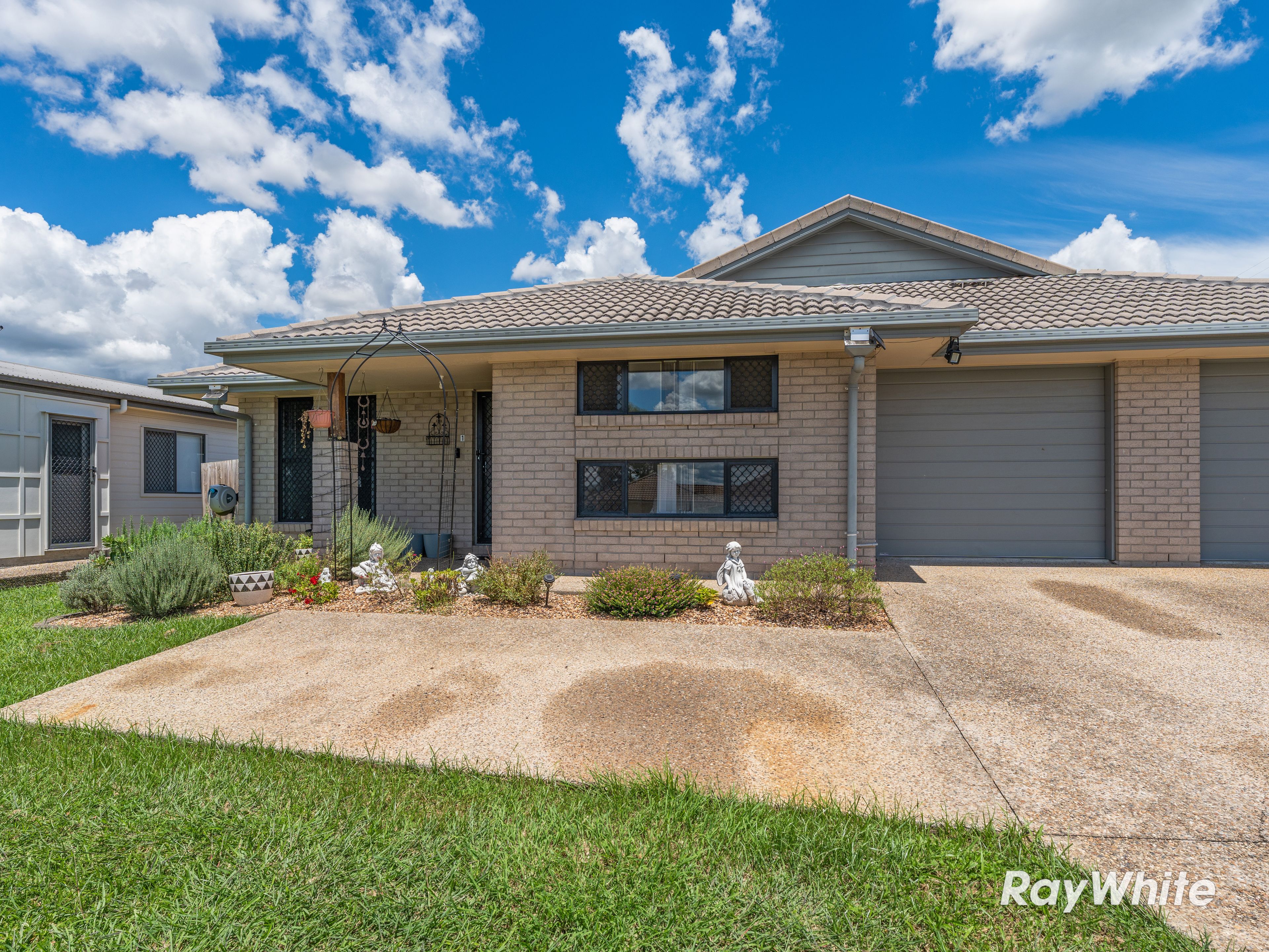1/6 Stathis Place, Bundamba, QLD 4304