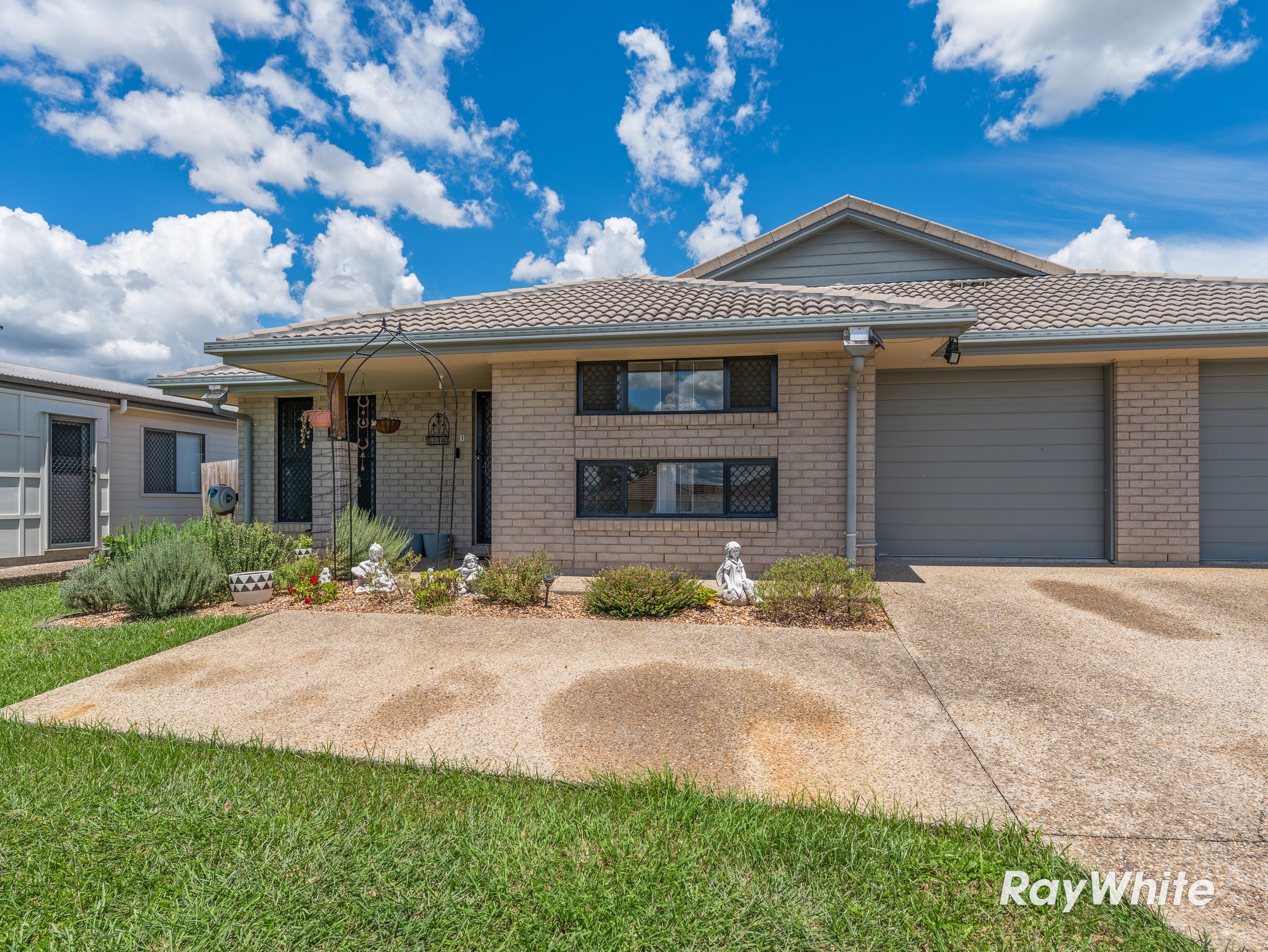 1/6 Stathis Place, Bundamba, QLD 4304