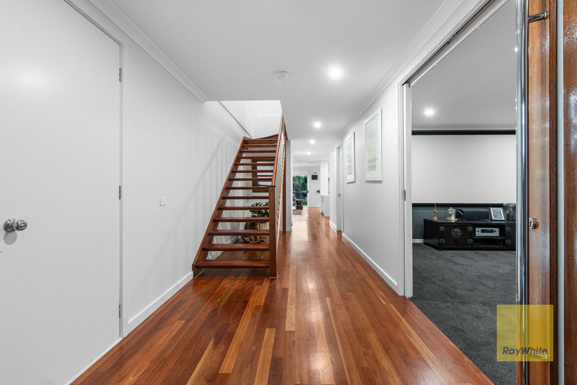 5 Darlinghurst Place, Taylors Hill, VIC 3037