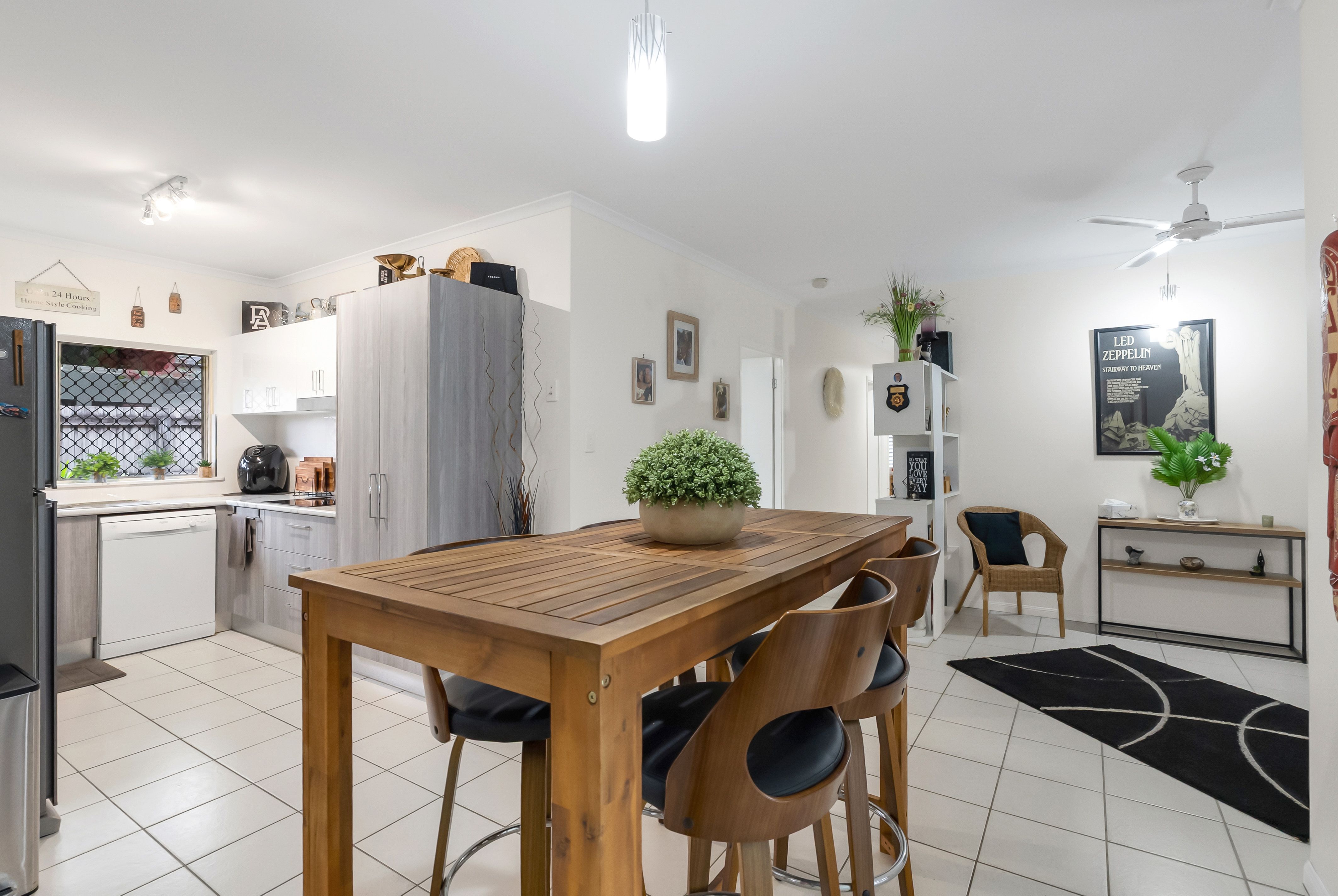 4 Woodlock Drive — photo 8 of 19