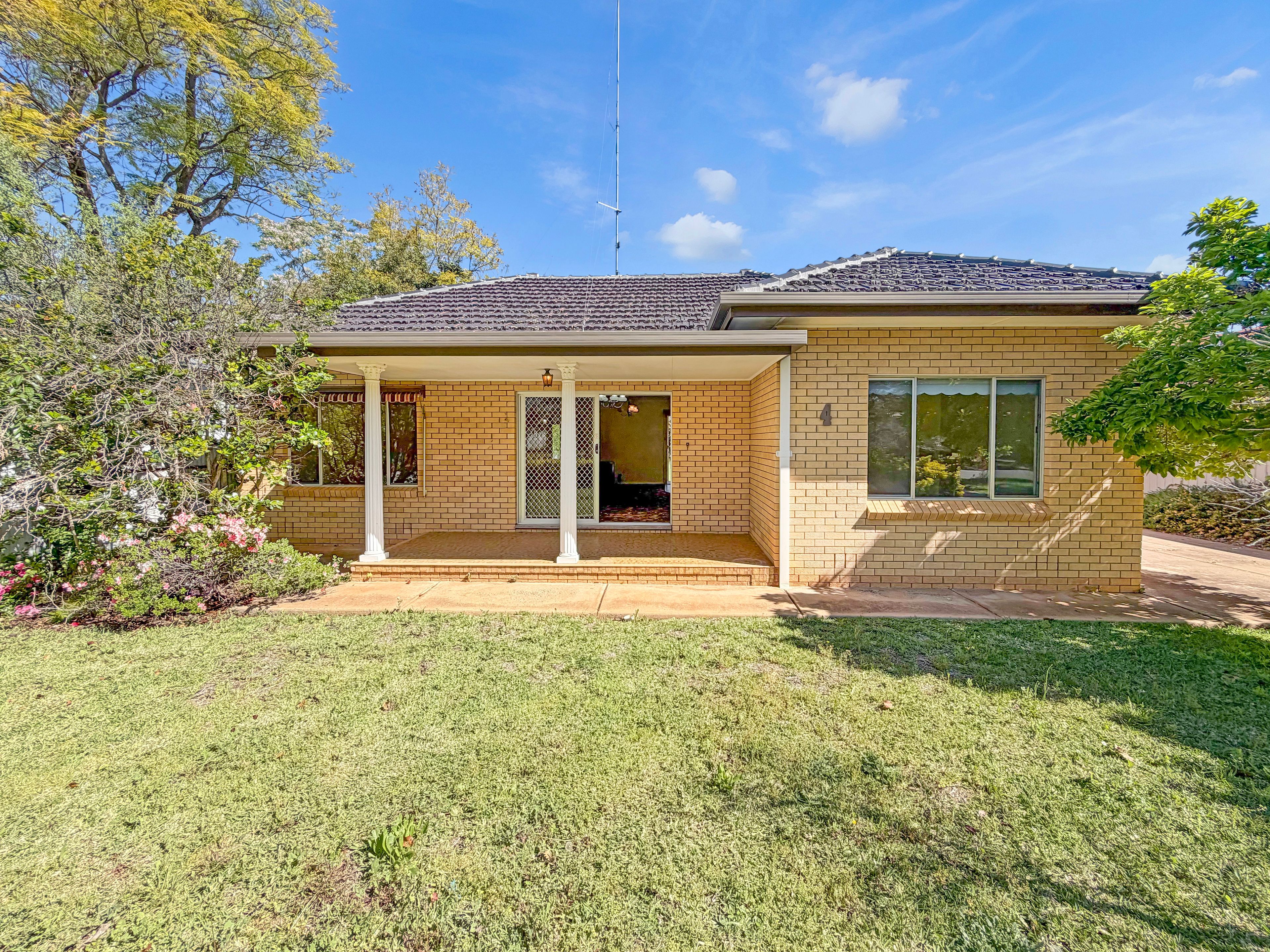 4 Hillston Street — photo from Ray White Griffith