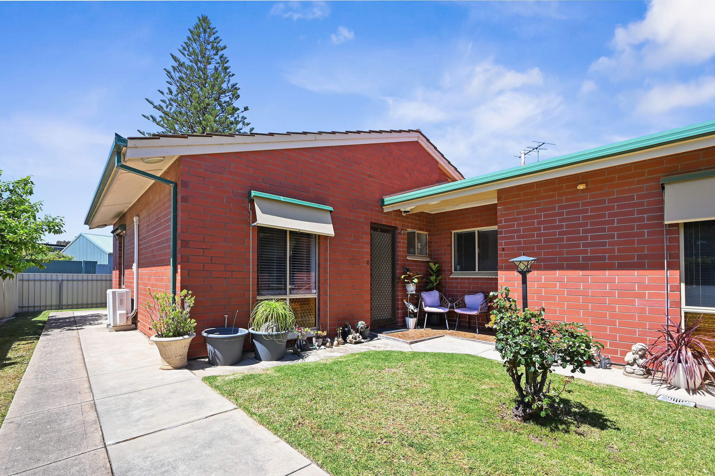 4/18-20 Penny Street — photo from Ray White Semaphore