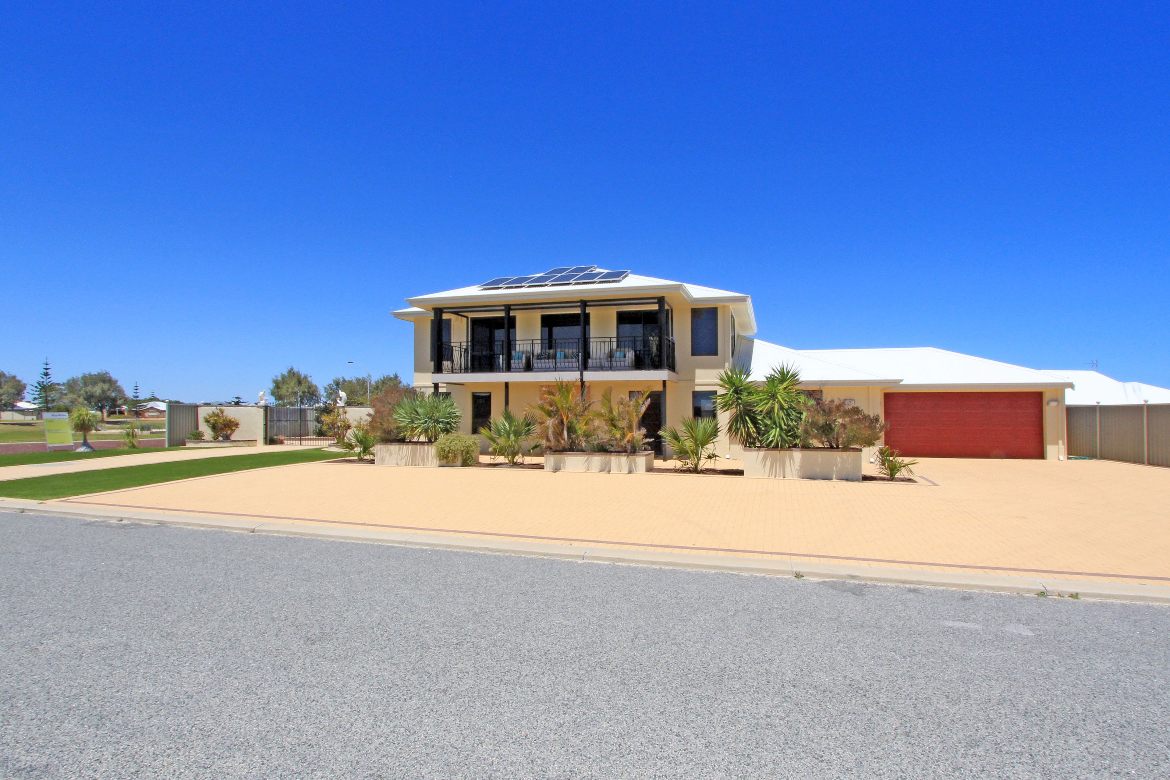16 Pinetree Circuit, Jurien Bay, WA 6516