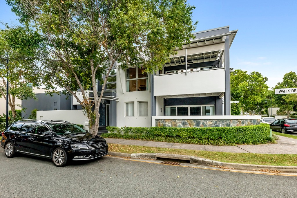 1 Watts Drive, Varsity Lakes, QLD 4227