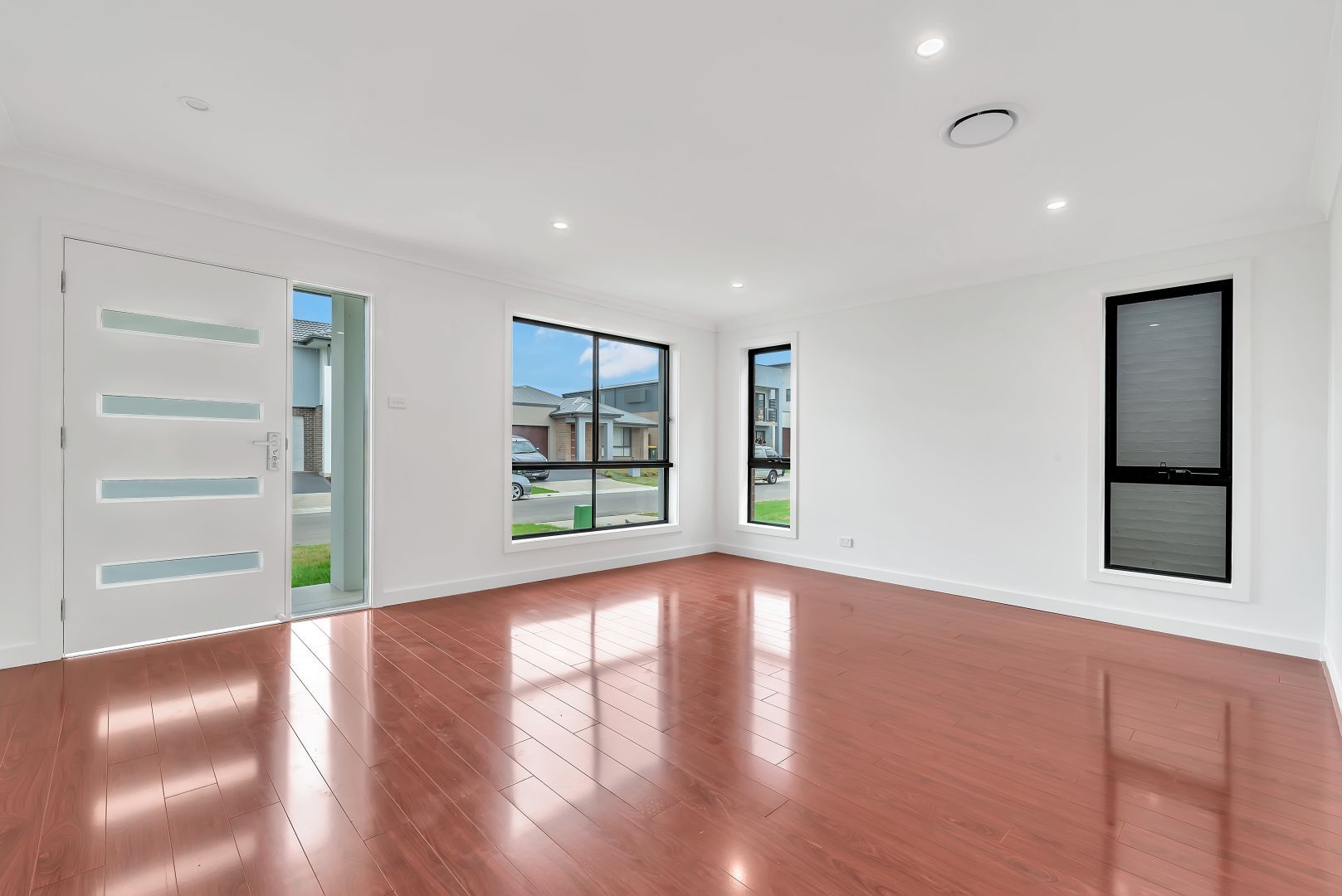30 Kingsdale Avenue, Catherine Field, NSW 2557