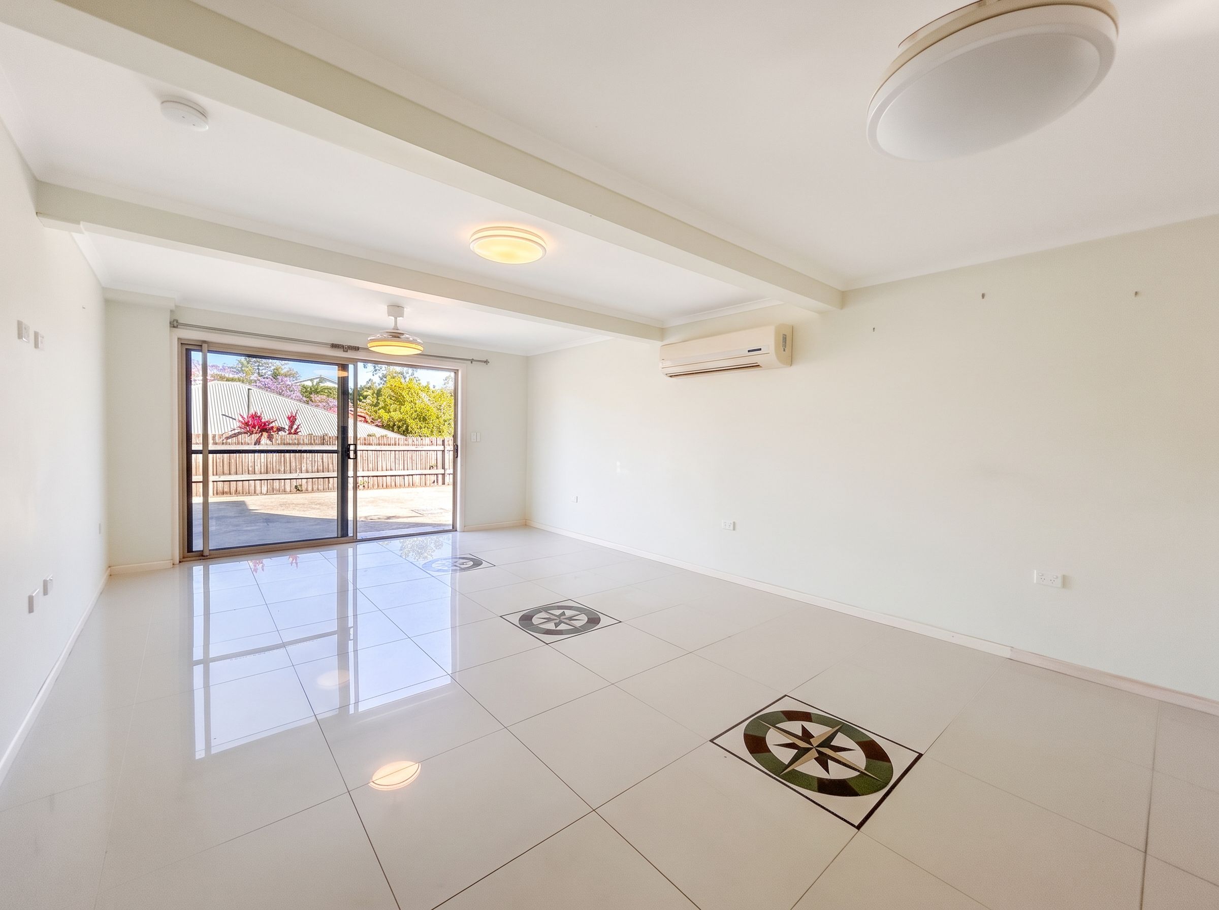 7/7 Holland Street — photo from Ray White Holland Park