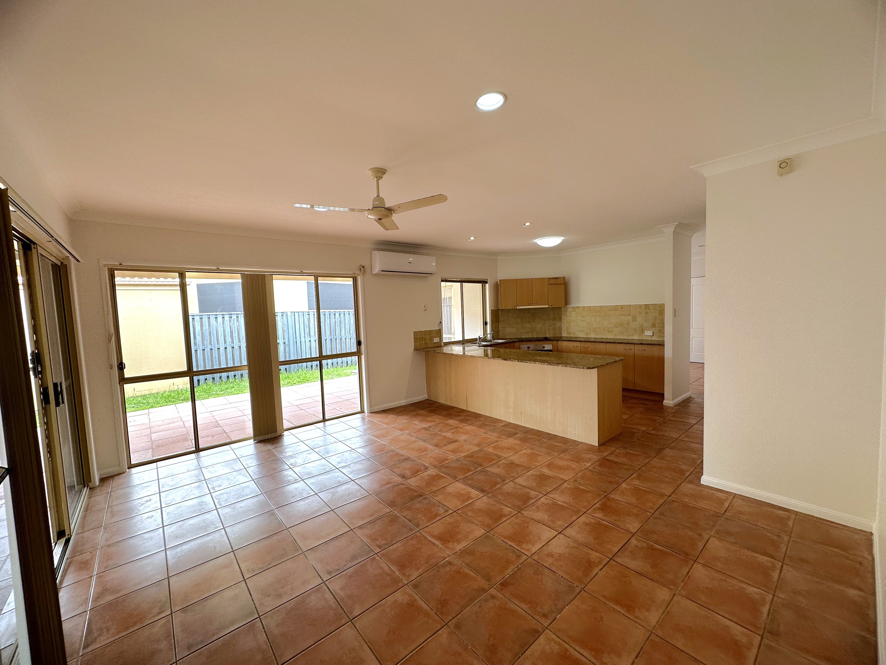 33 Gardendale Crescent, Burleigh Waters, QLD 4220