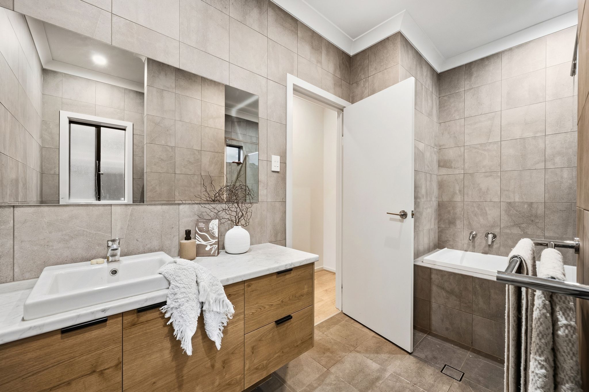 42A Quinlan Avenue — photo 15 of 19