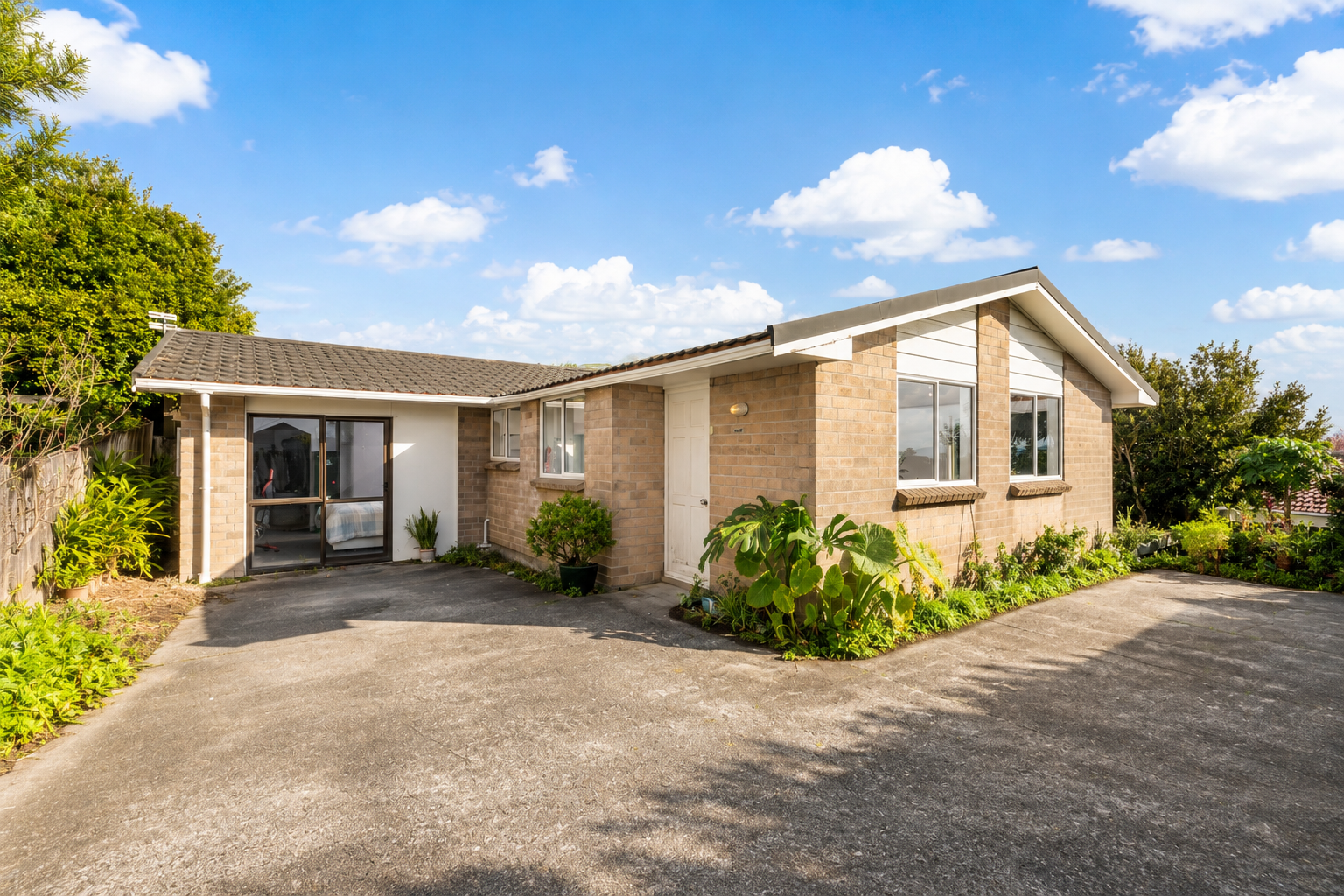 4194B Great North Road, Glendene, Waitakere City