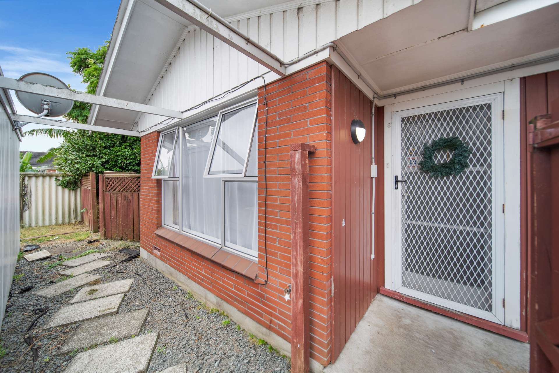 3/2 Ihaka Place photo 0