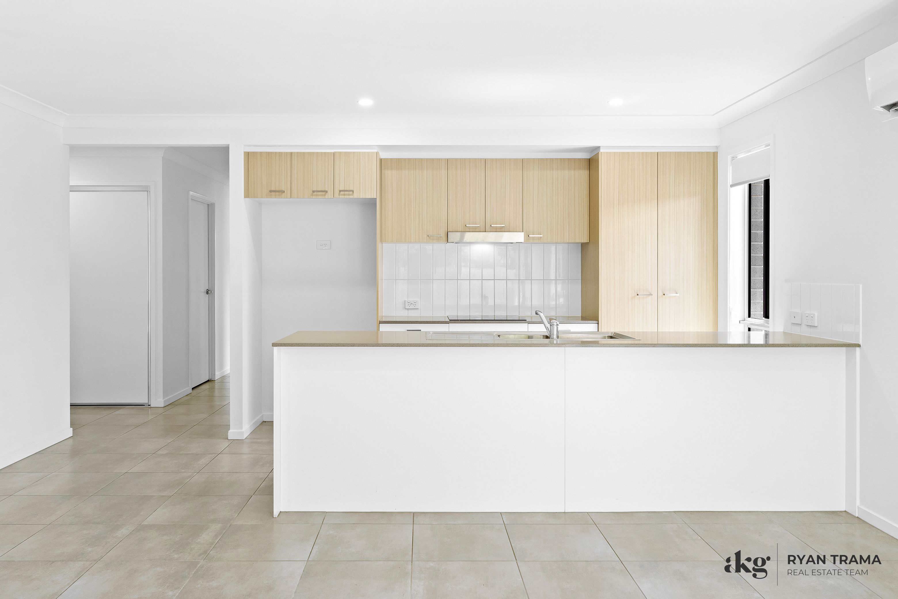 37 Creek Place, Park Ridge, QLD 4125