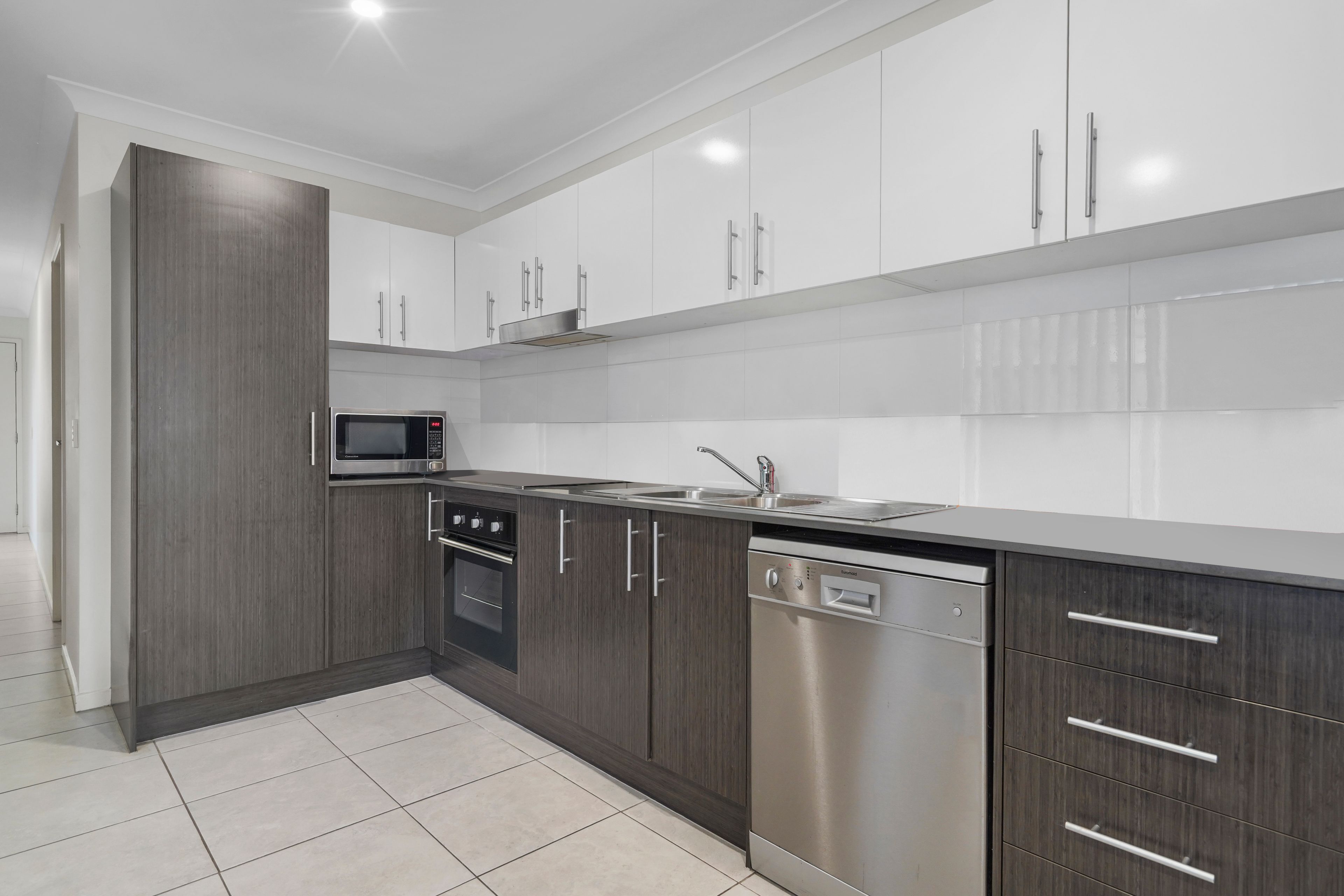 235 Edwards Street — photo 4 of 23