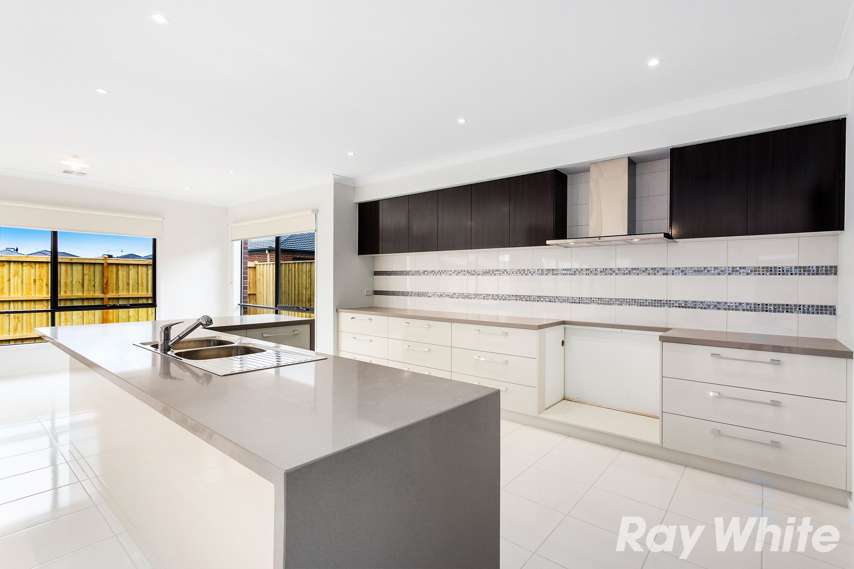 8 Clara Drive, Officer, VIC 3809