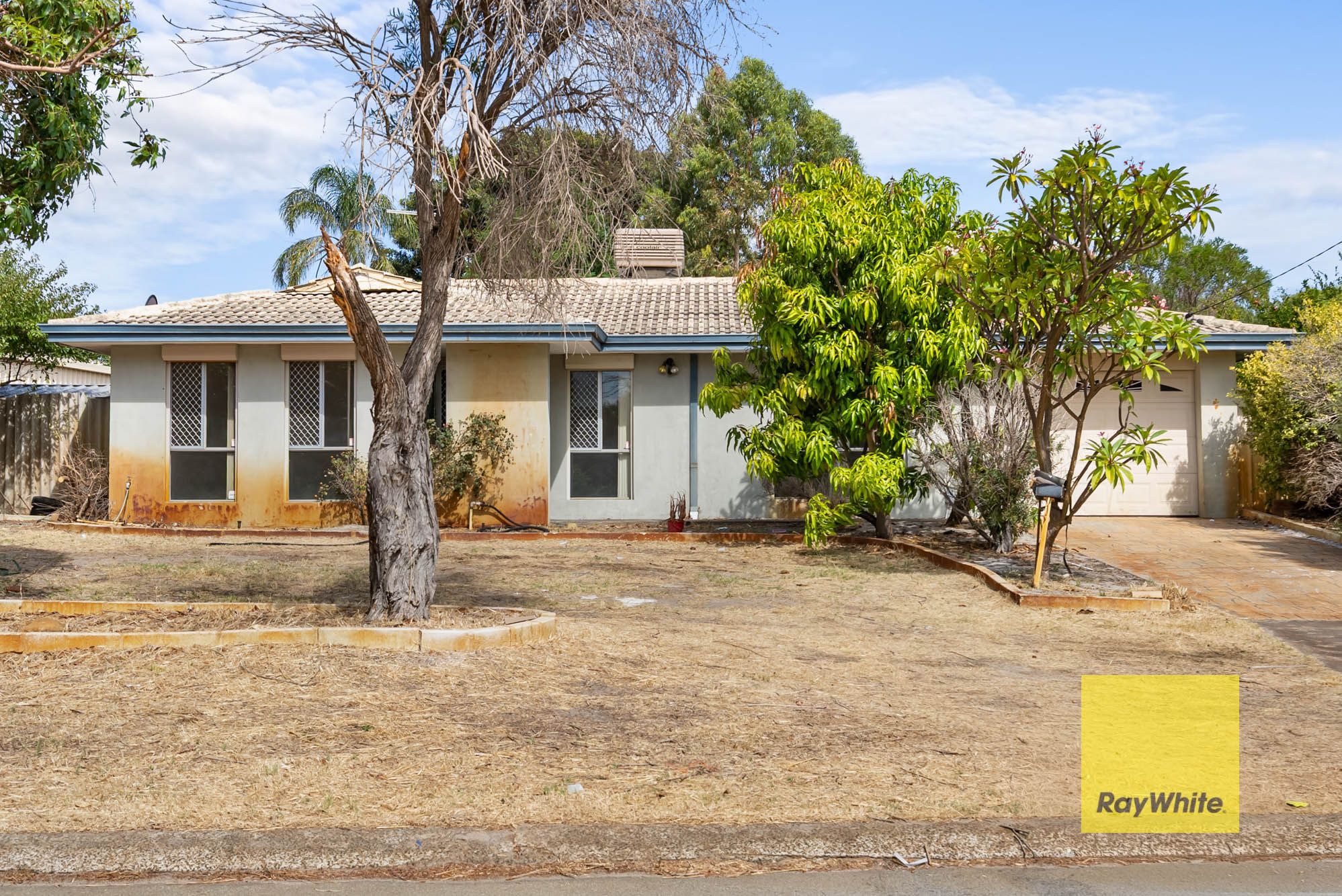 21 Redtingle Road, Camillo, WA 6111