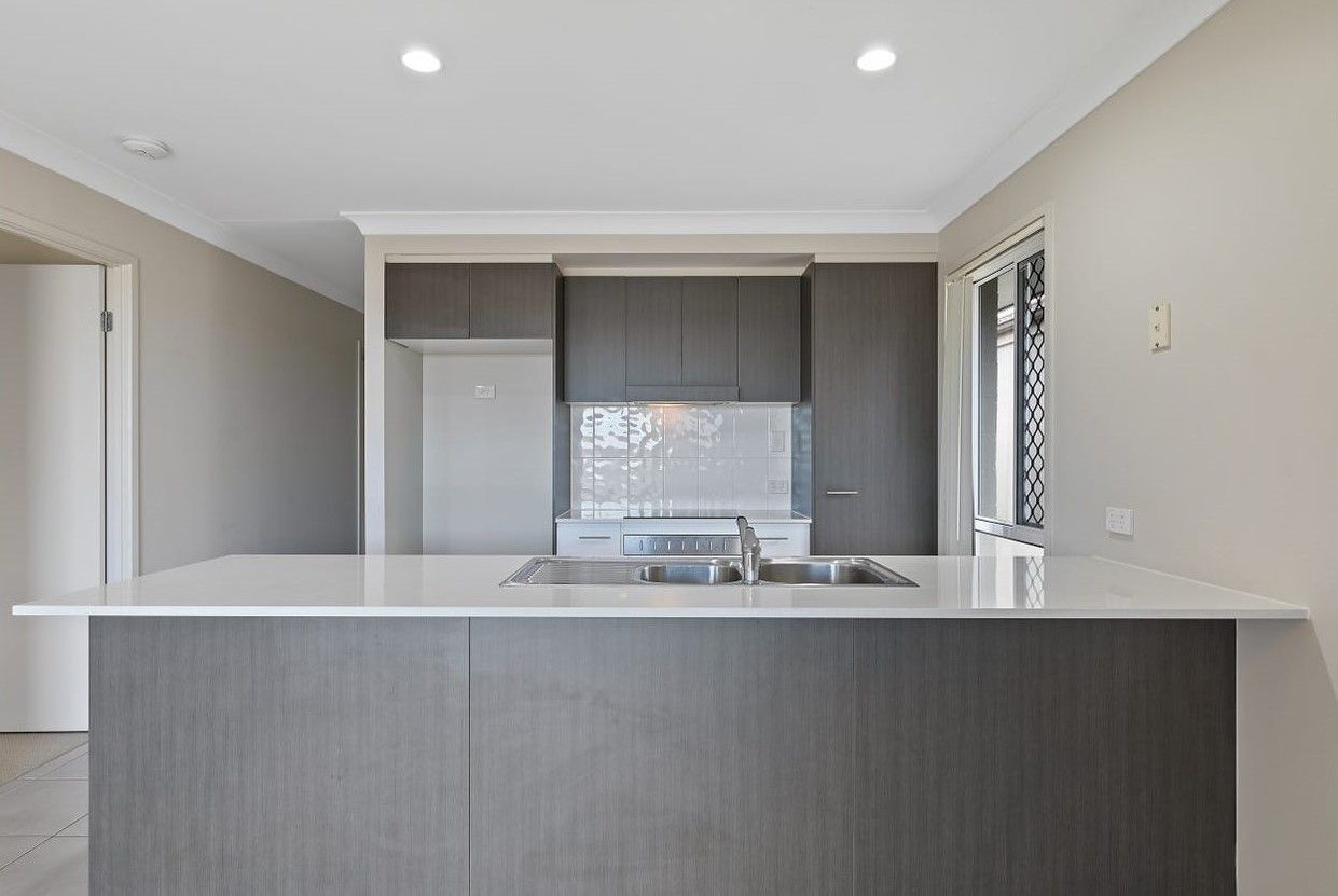 12 Severn Crescent, North Lakes, QLD 4509