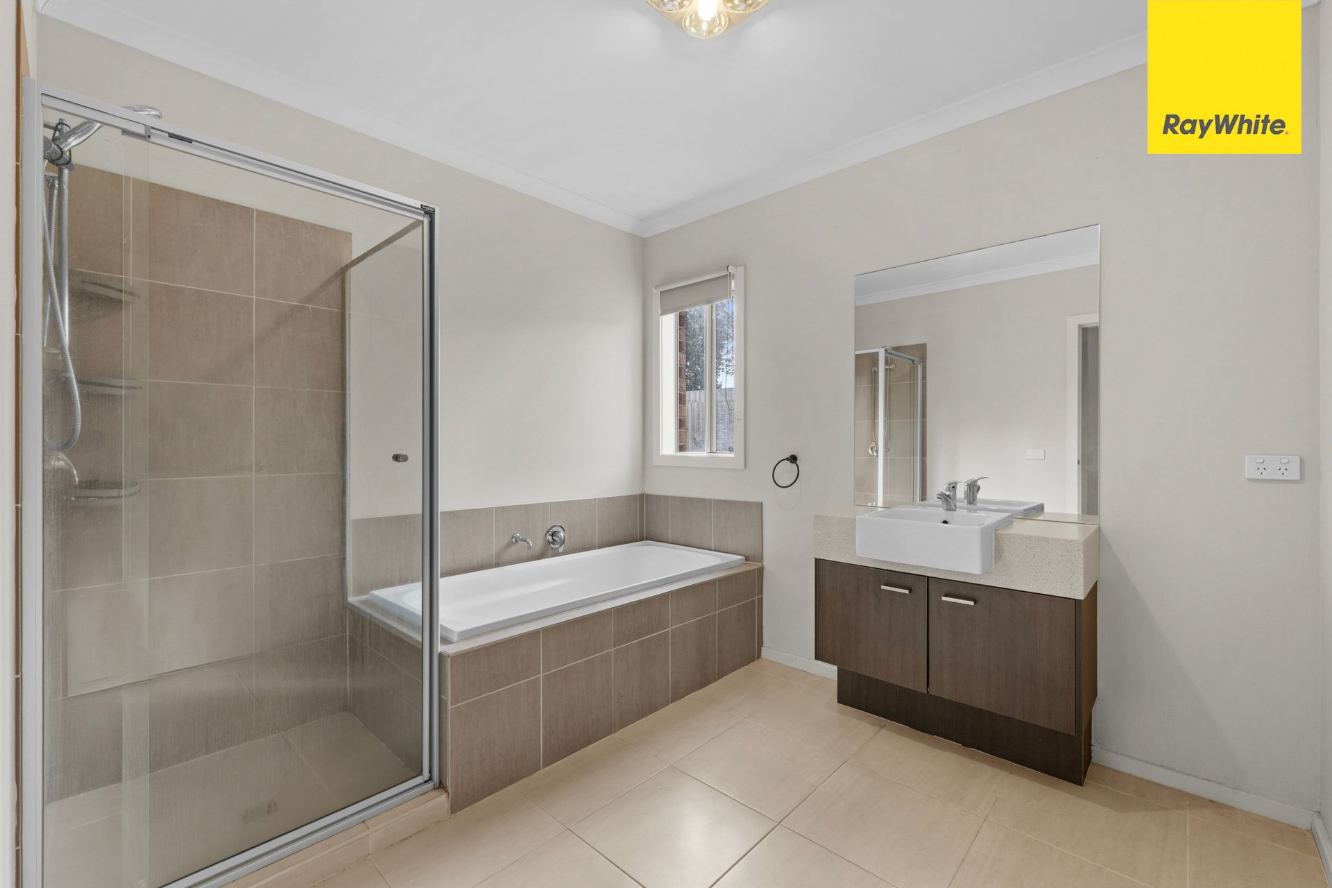 90 Dalray Crescent — photo 17 of 27