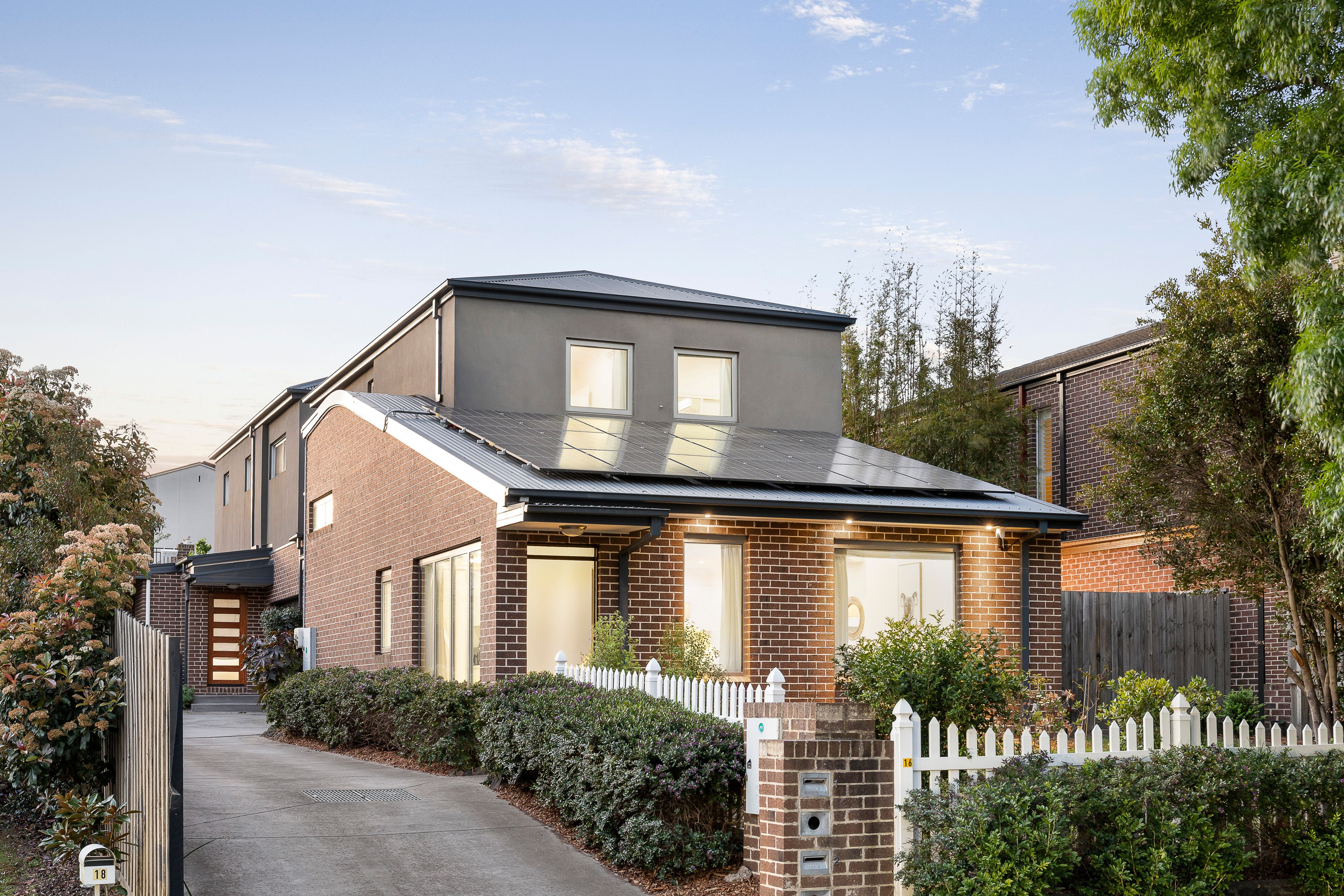 16 Samarinda Avenue , Ashburton VIC 3147
