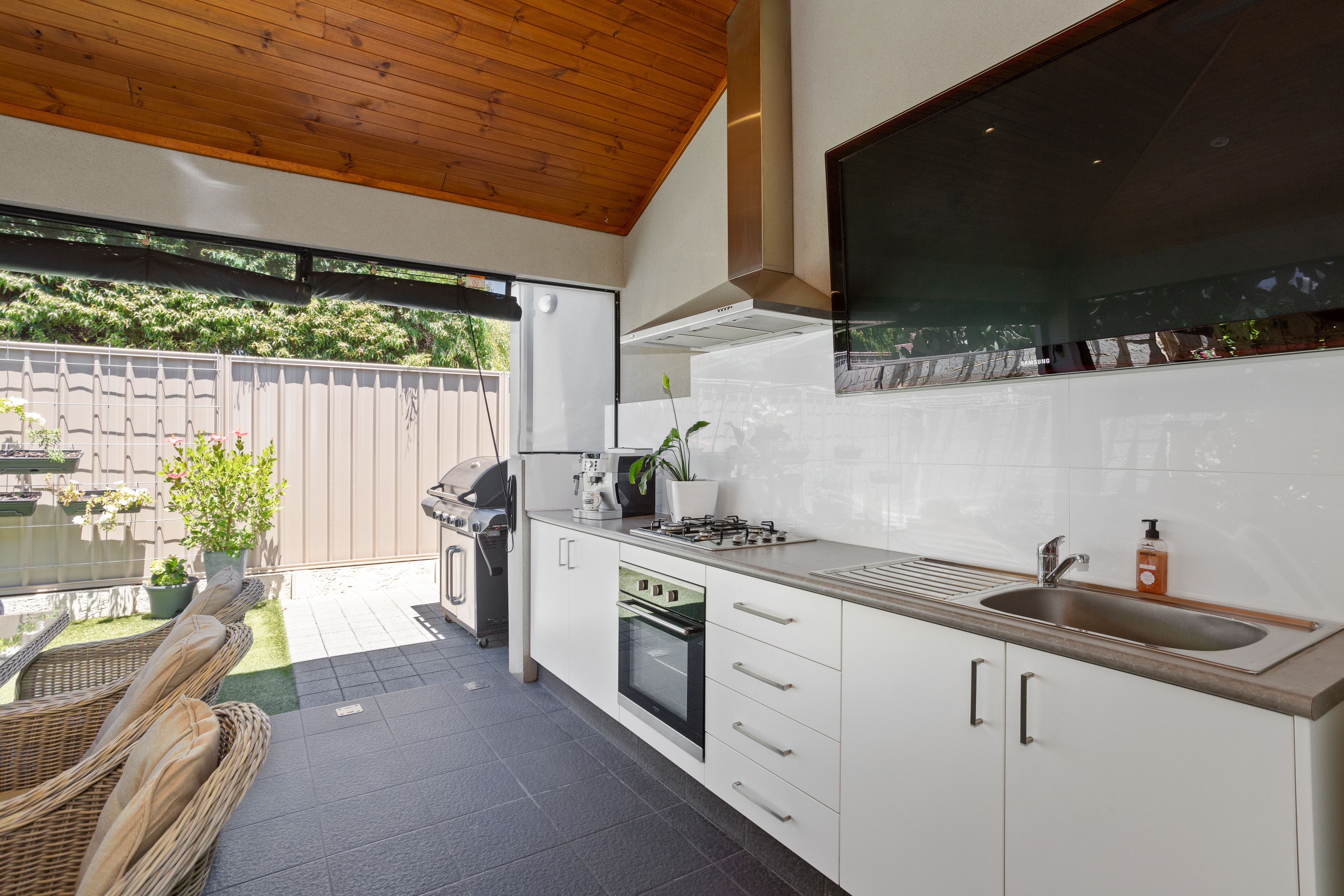 1, 14 Crowhurst Way, Morley, WA 6062