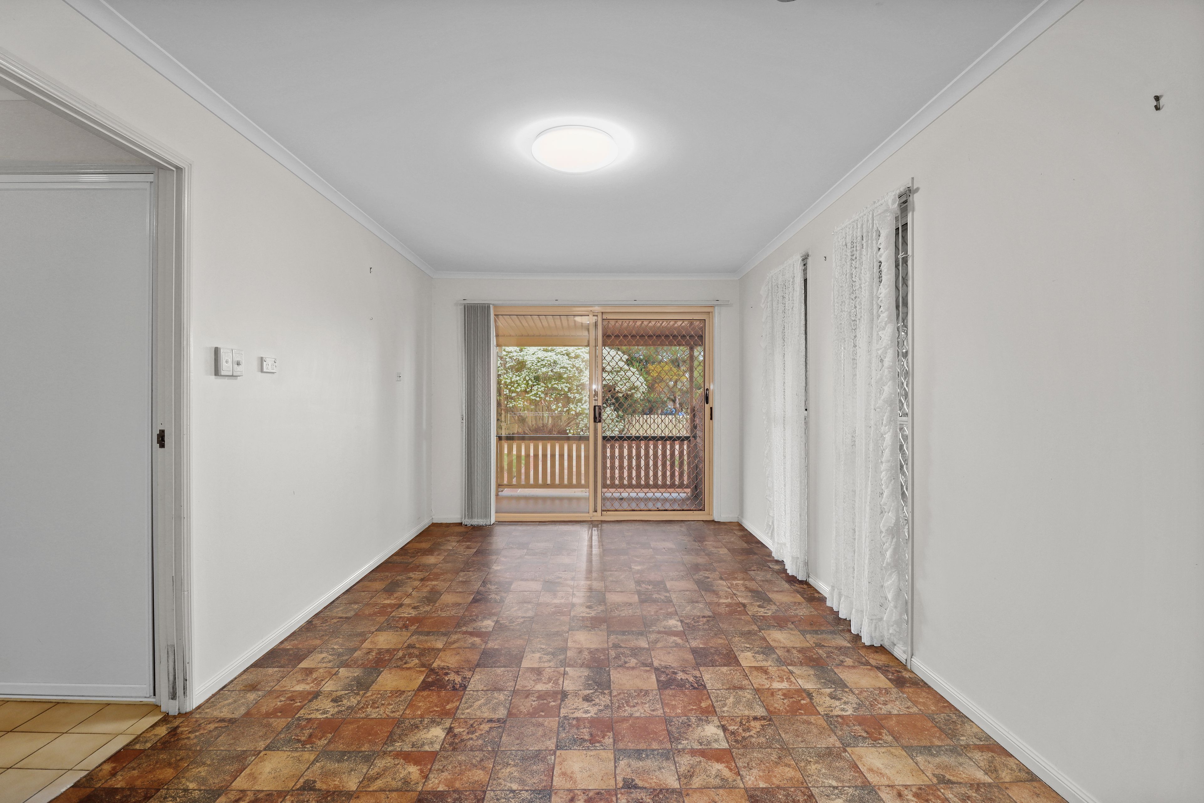 33 Aimee Drive — photo 10 of 19