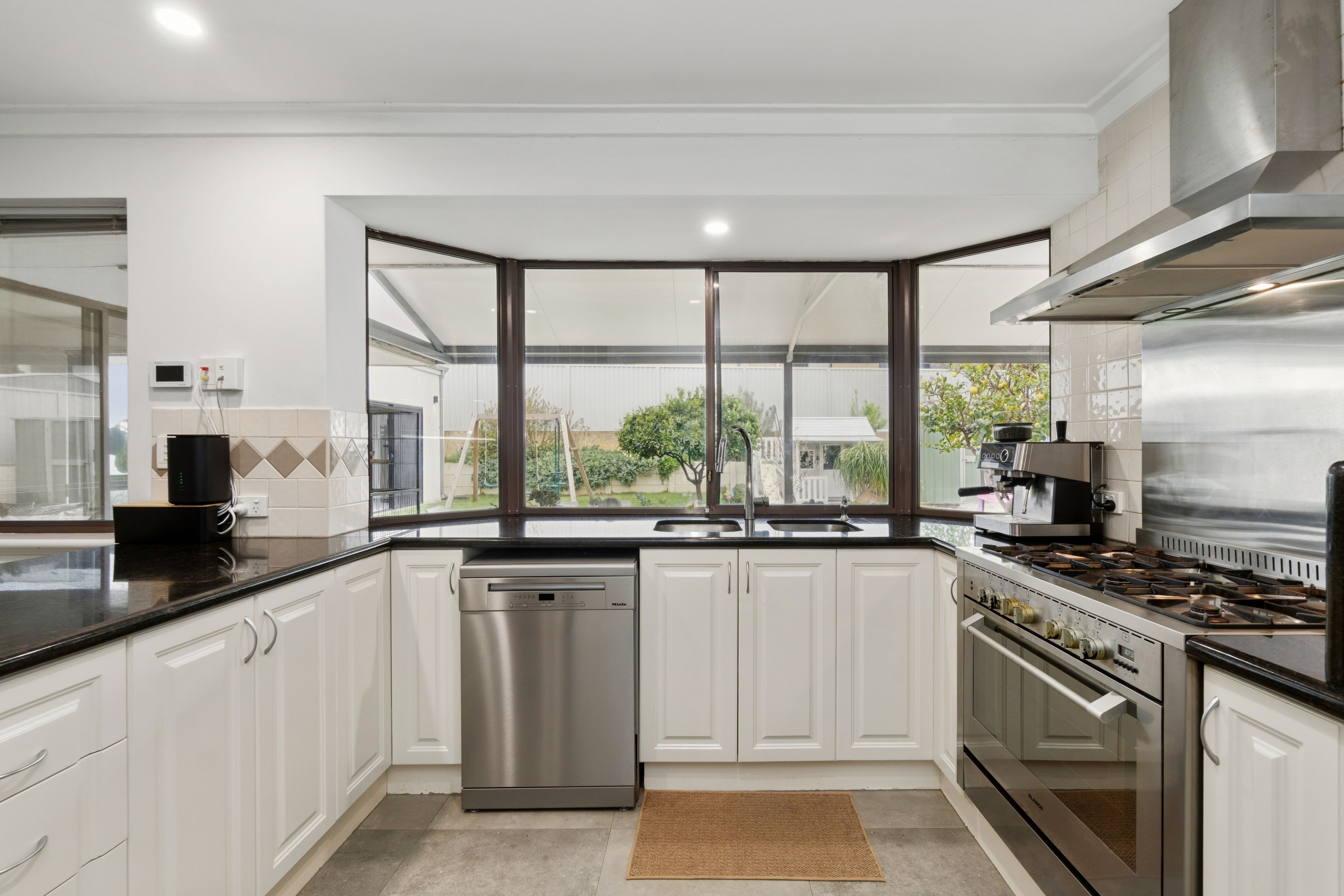 17 Smitherson Street — photo 8 of 30