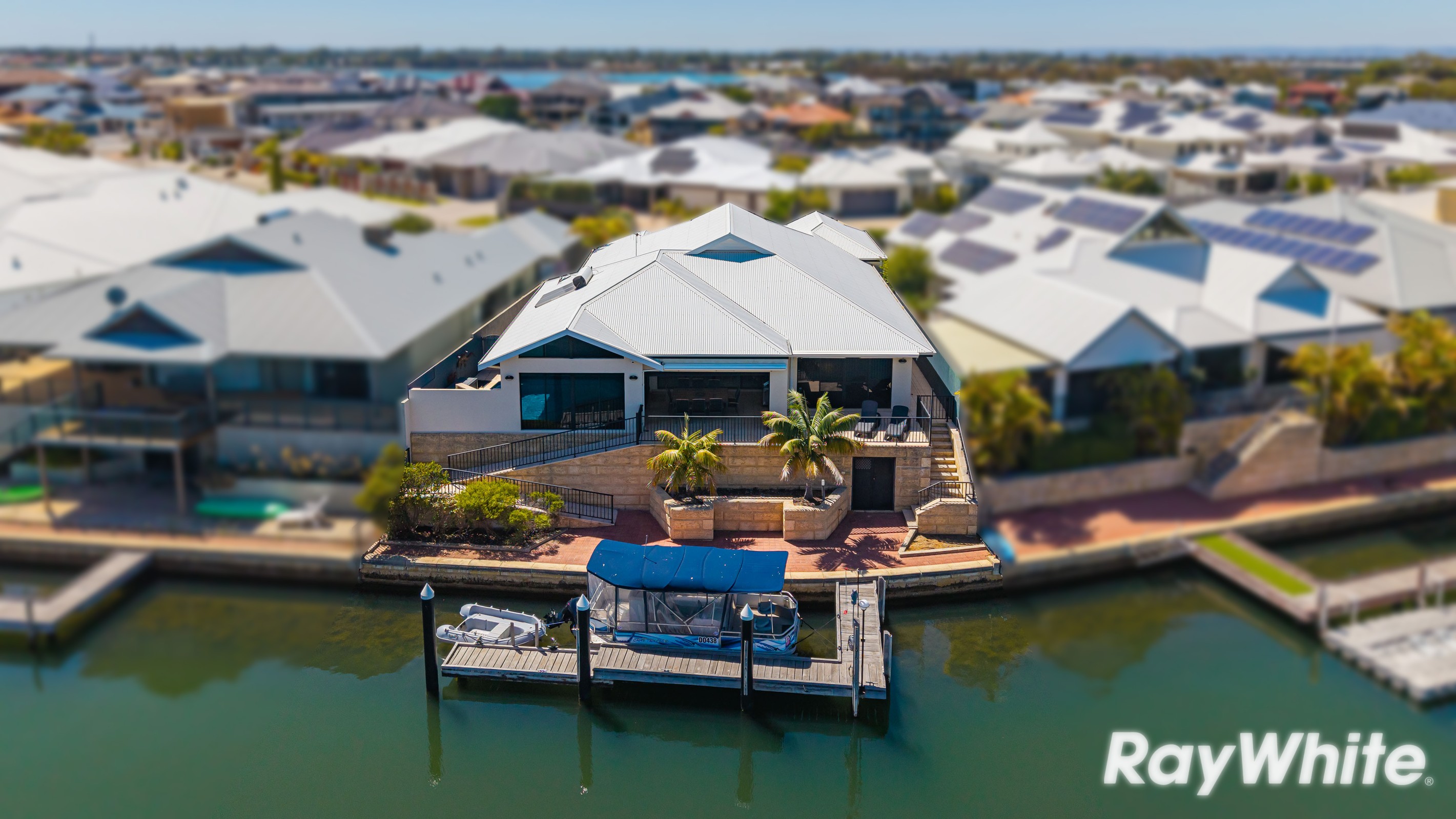 8 Ragamuffin Point, Halls Head, WA 6210