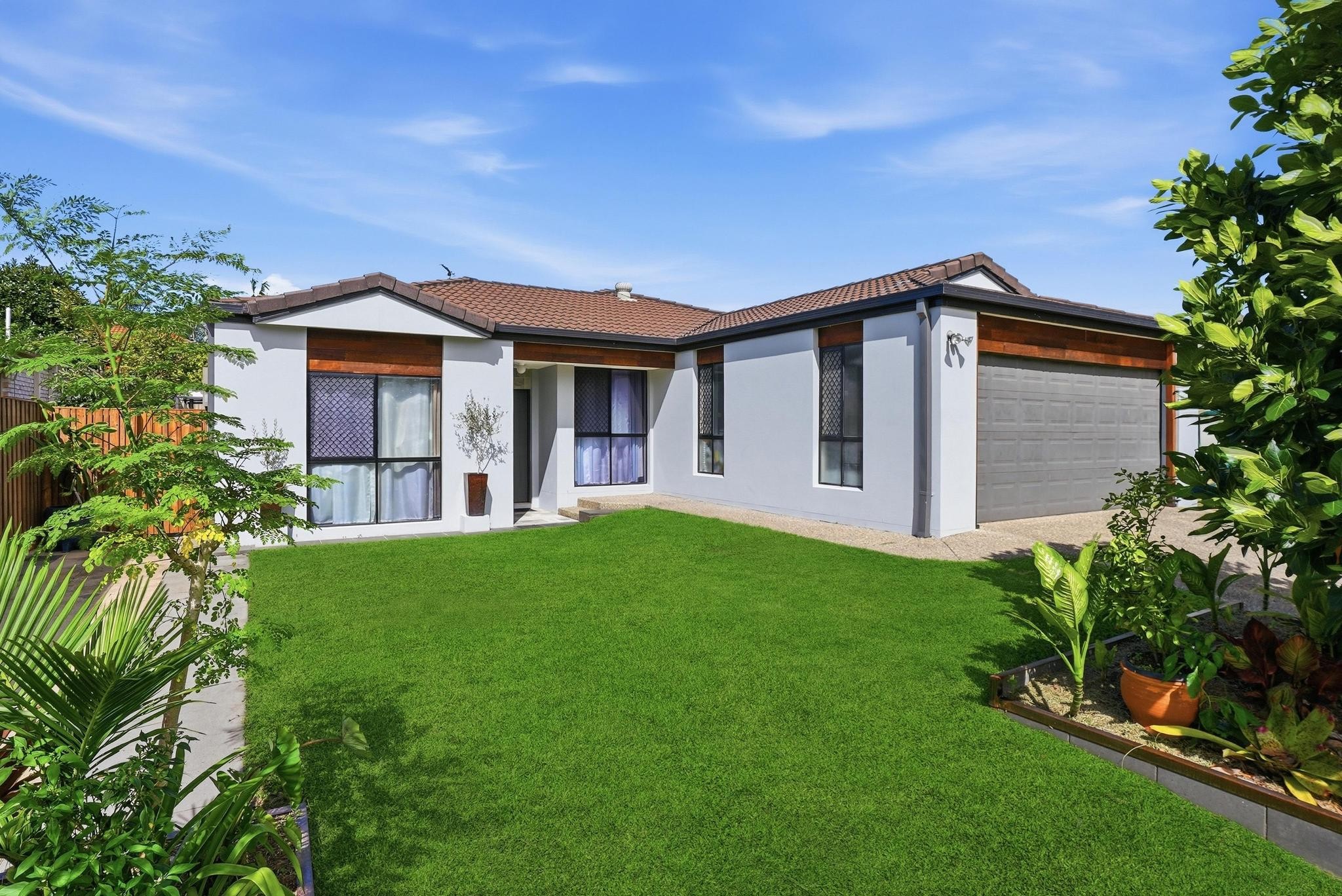 28 Tussock Crescent, Elanora, QLD 4221
