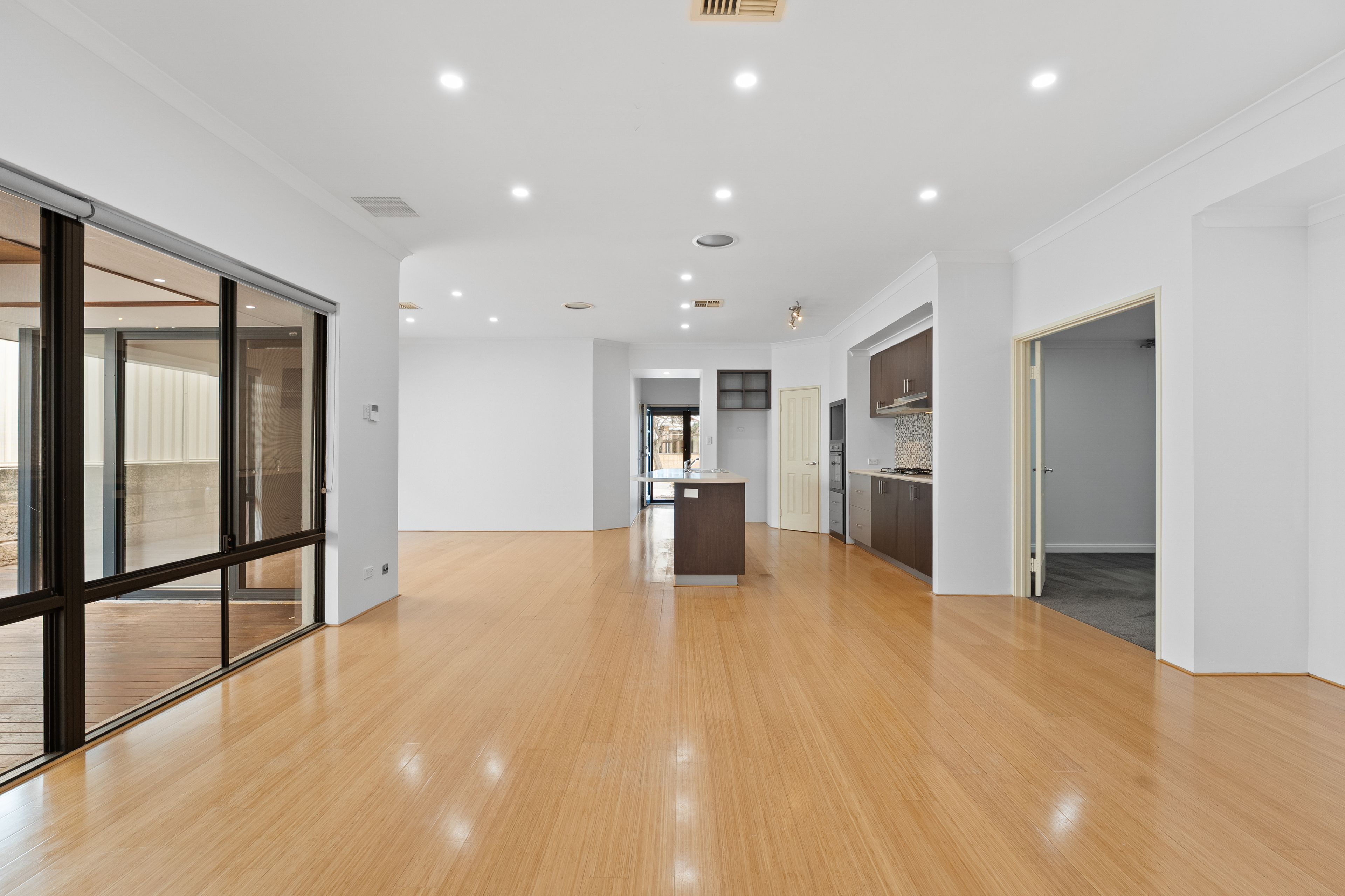 33 Liesham Crescent — photo 12 of 30