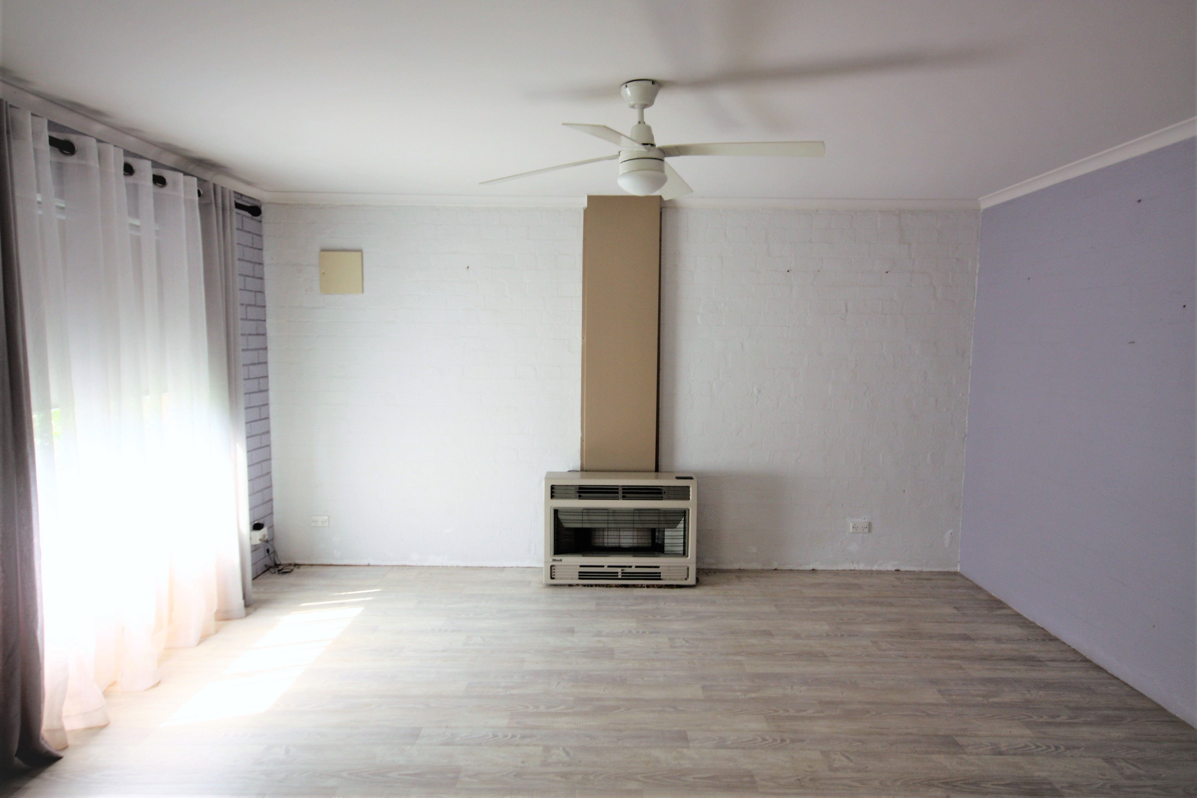 2/37 Hannah Street — photo 3 of 8