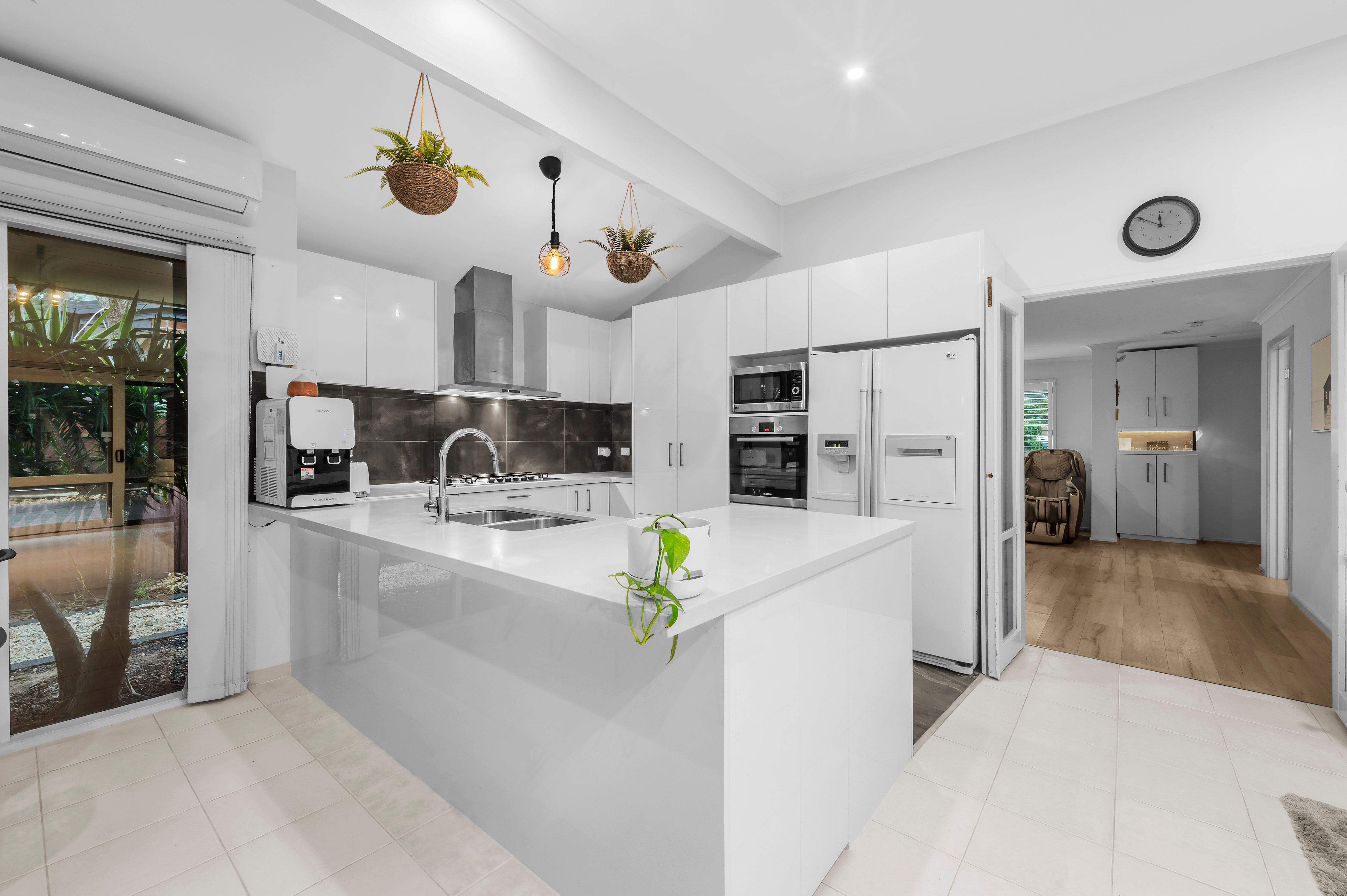 137 Dandelion Drive, Rowville, VIC 3178