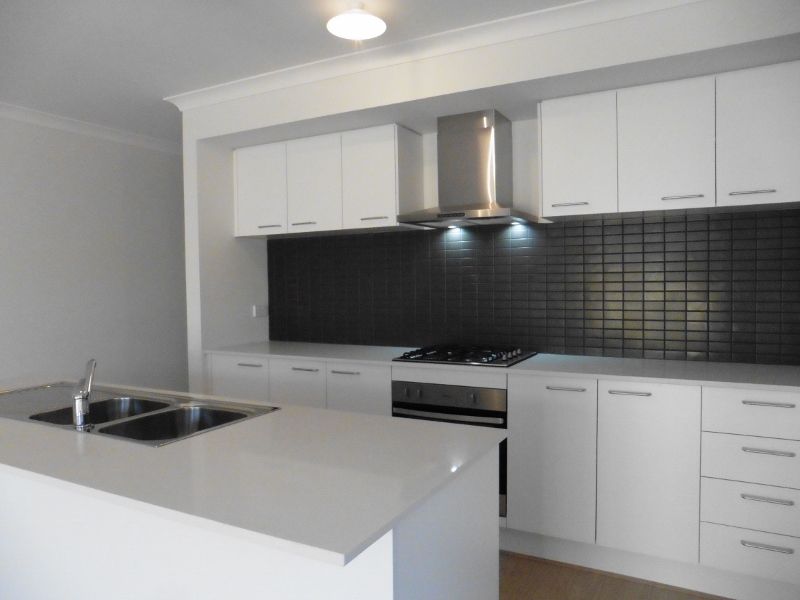 51 Blackhazel Crescent, Clyde North, VIC 3978
