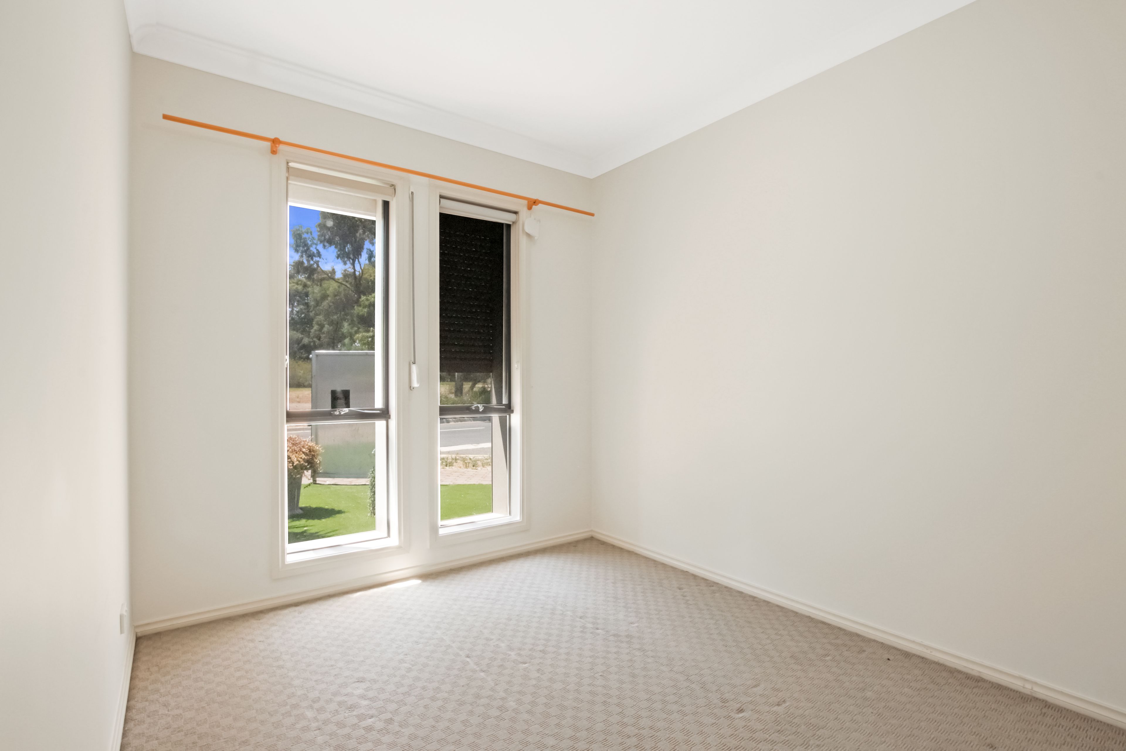 24 Leaf Street — photo 8 of 14