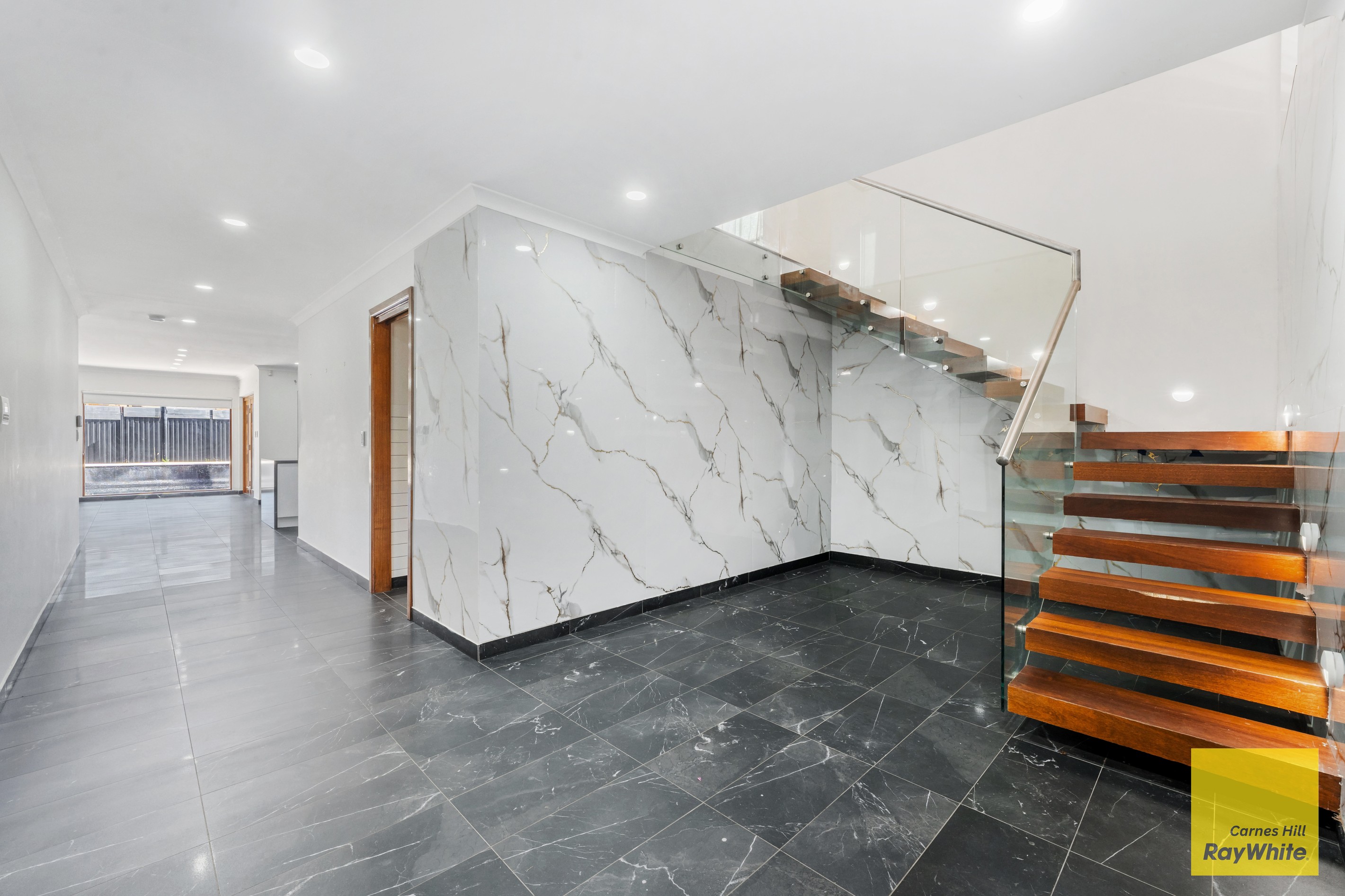 24 Greenway Drive, West Hoxton, NSW 2171